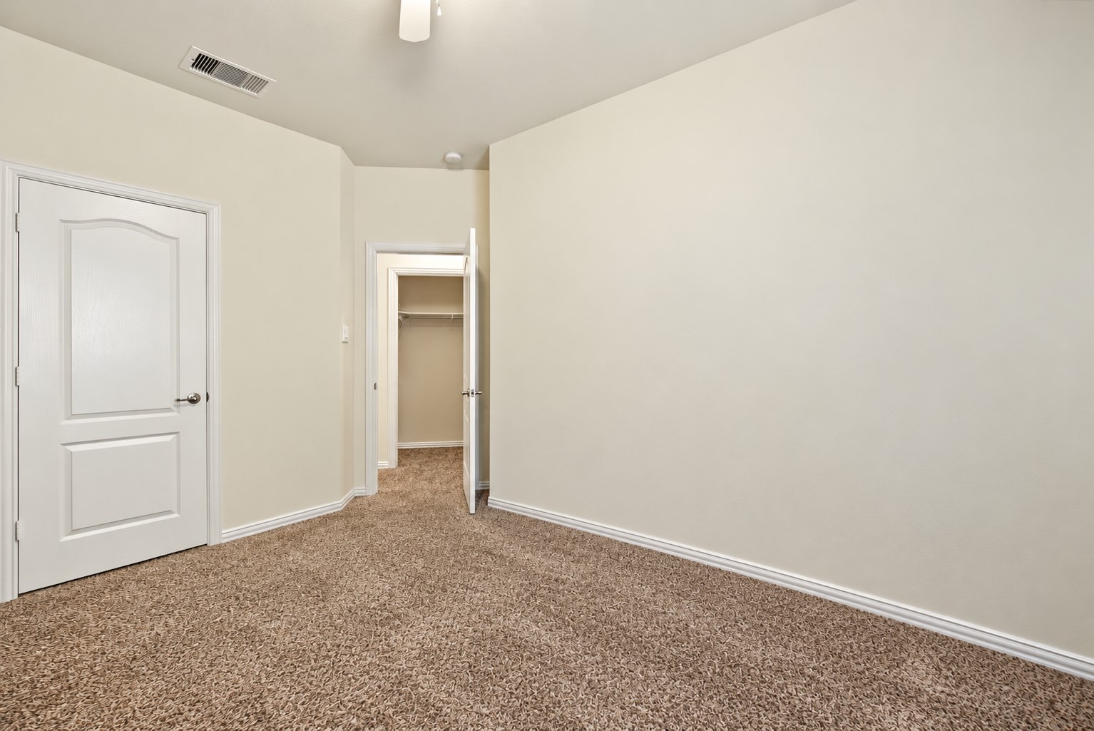 2209 Maple Point Drive N Property Photo 20