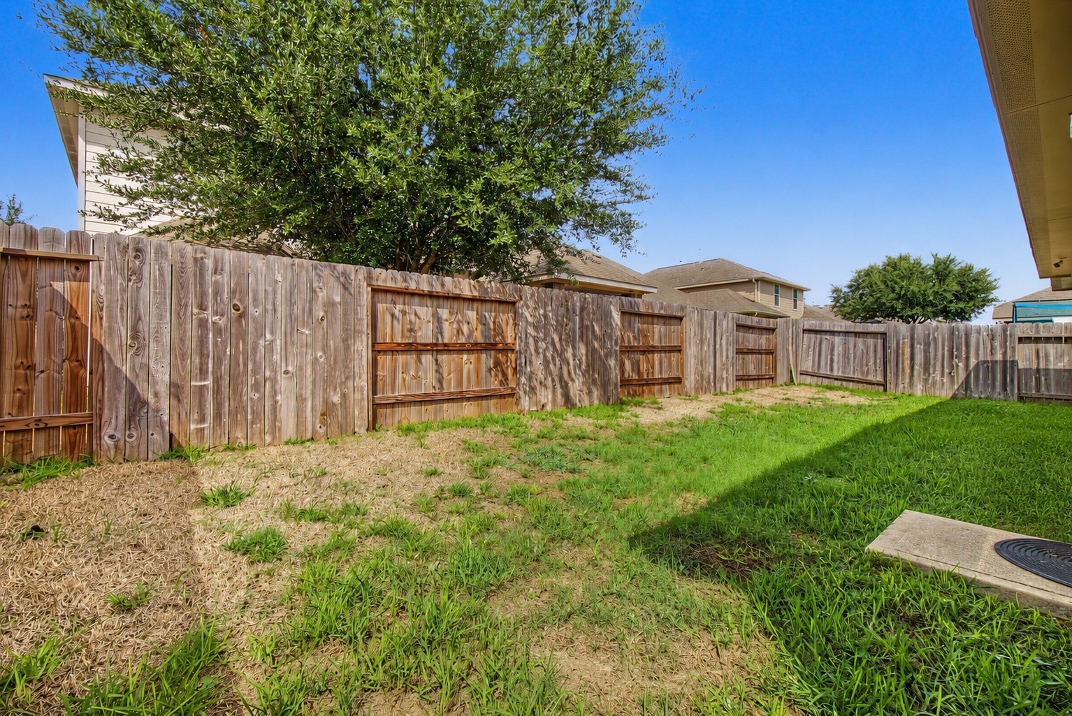 2209 Maple Point Drive N Property Photo 27