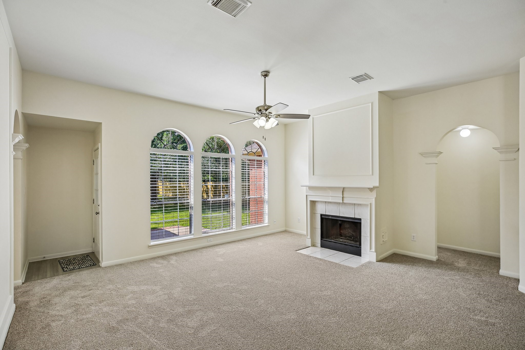 16911 Bouldgreen Property Photo 3