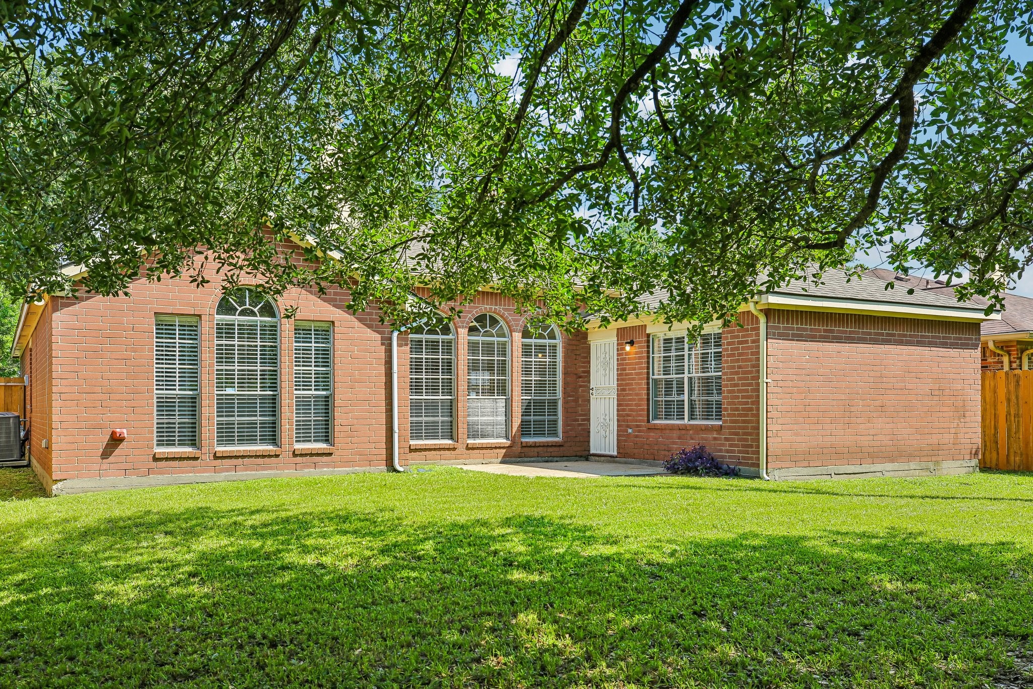 16911 Bouldgreen Property Photo 5