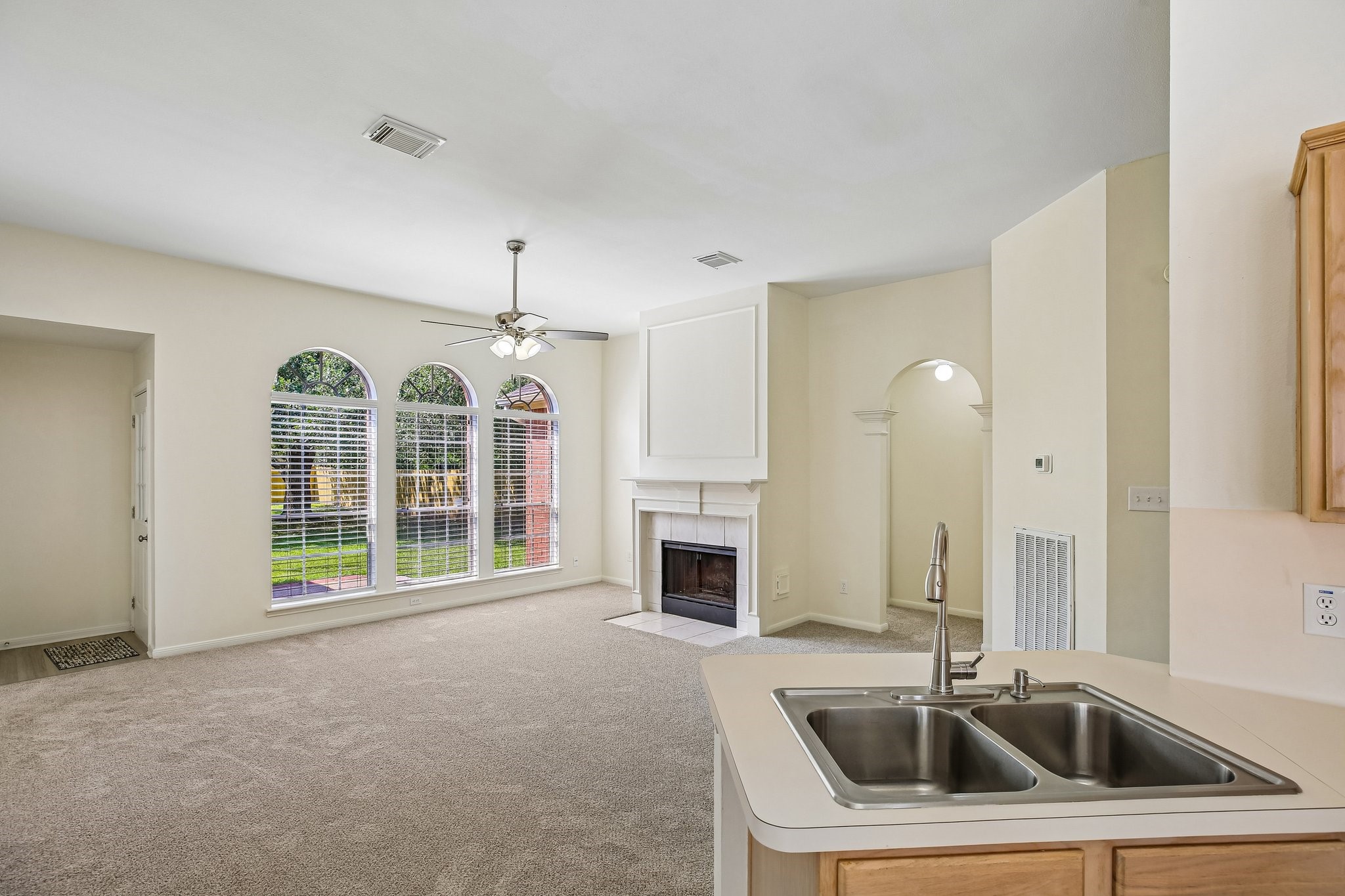 16911 Bouldgreen Property Photo 9