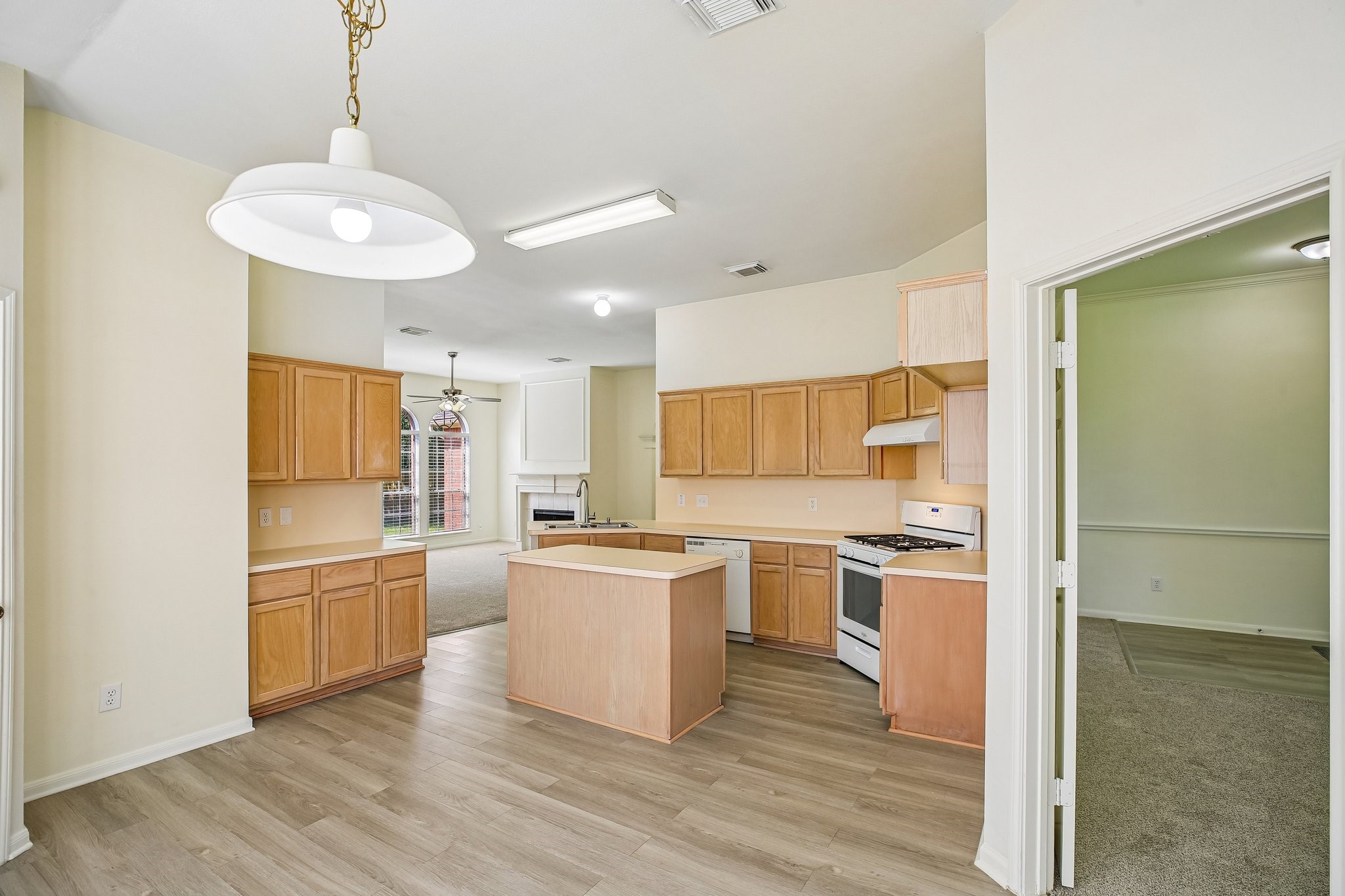16911 Bouldgreen Property Photo 15