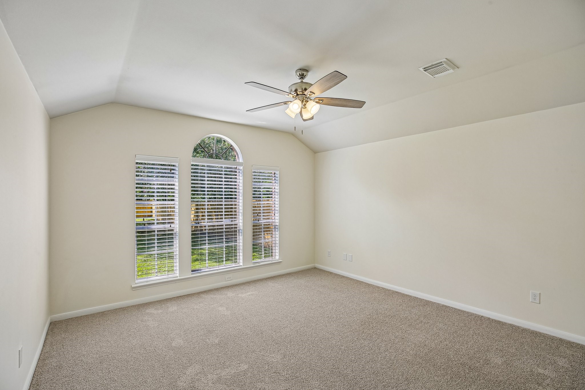 16911 Bouldgreen Property Photo 22