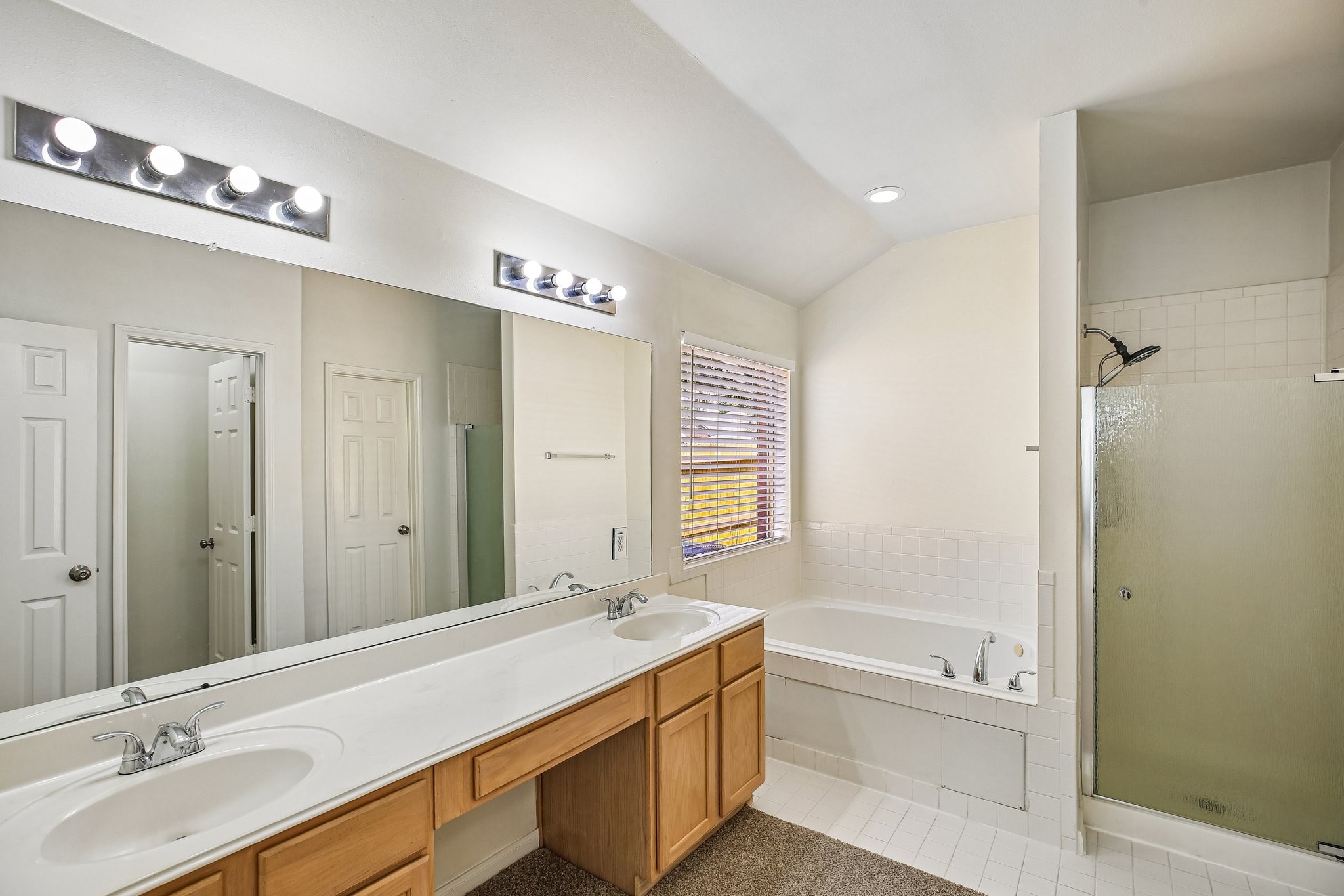 16911 Bouldgreen Property Photo 24