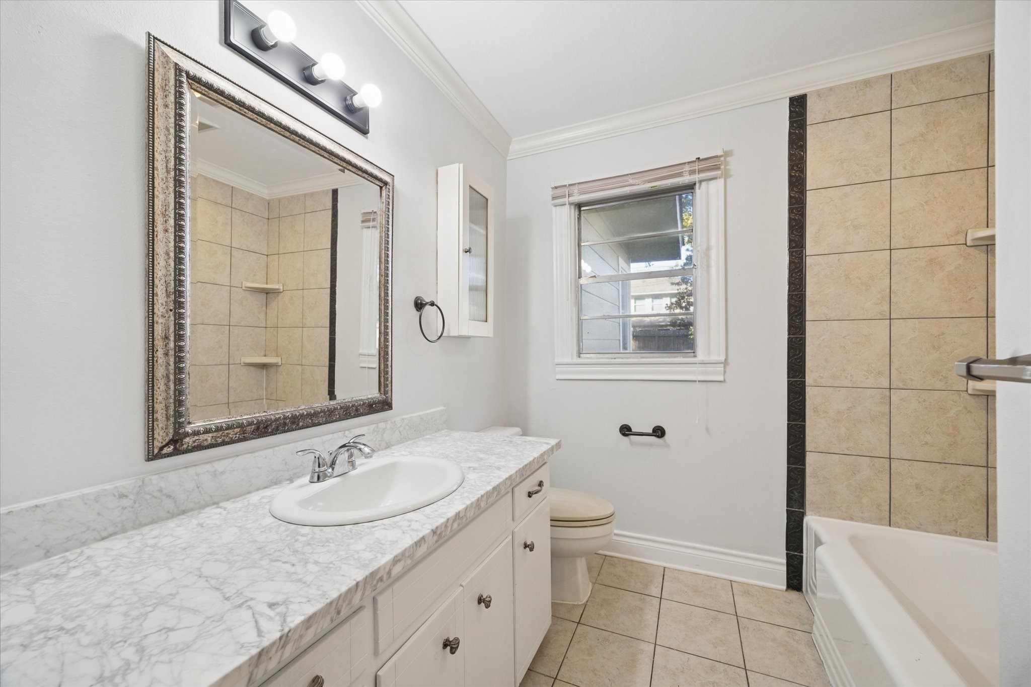 5122 Locust Street Property Photo 6