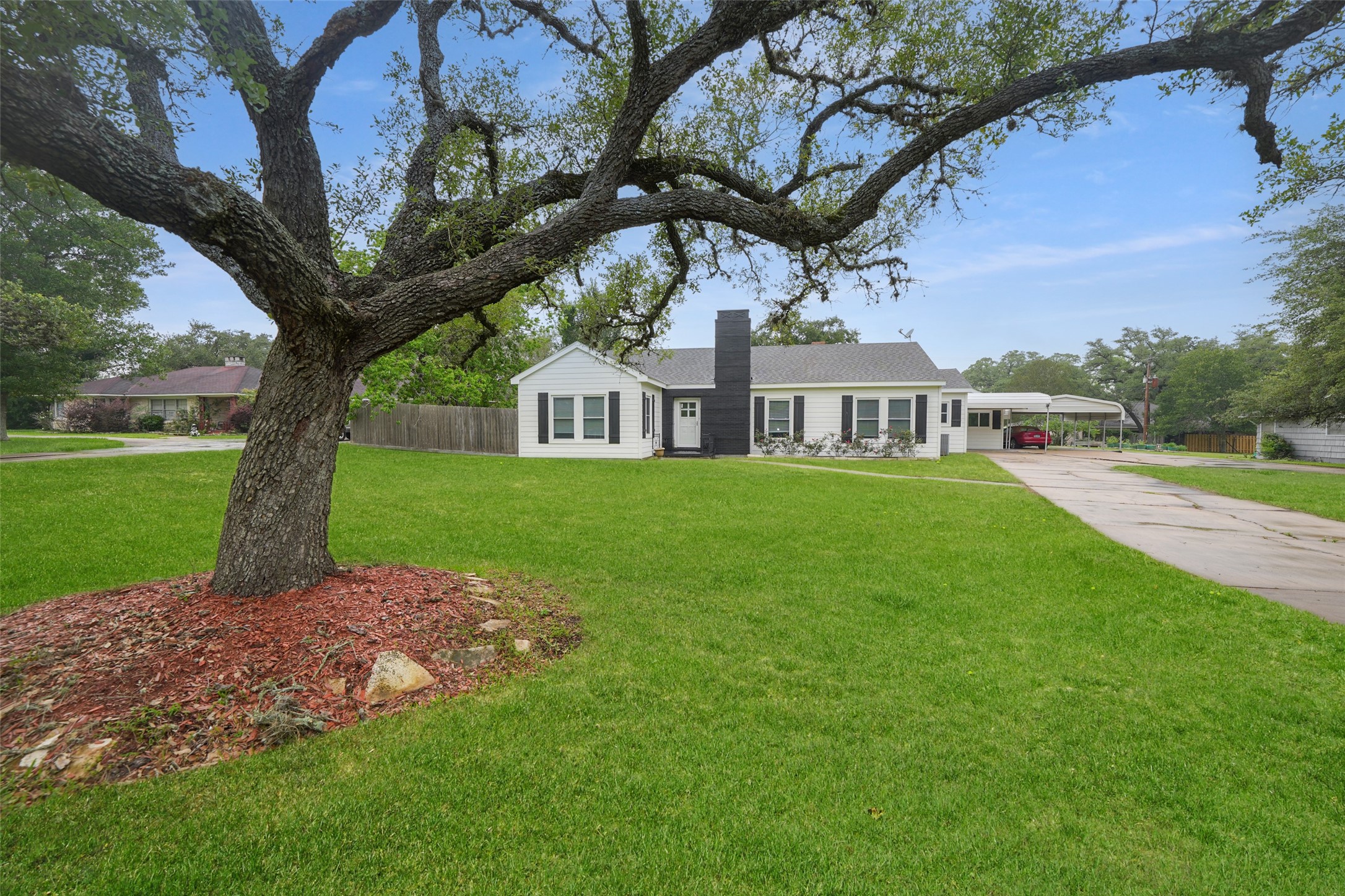 603 S Mccarty Avenue Property Photo 1