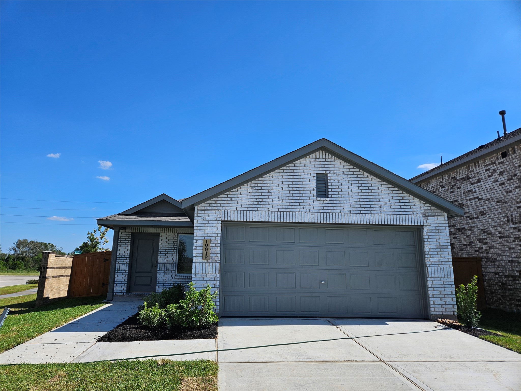 10918 Silver Canoe Drive Property Photo 1