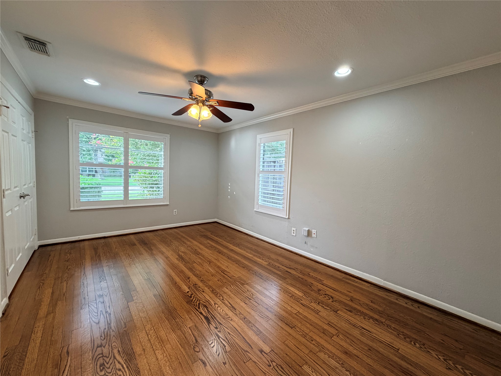 1631 Chantilly Lane Property Photo 9