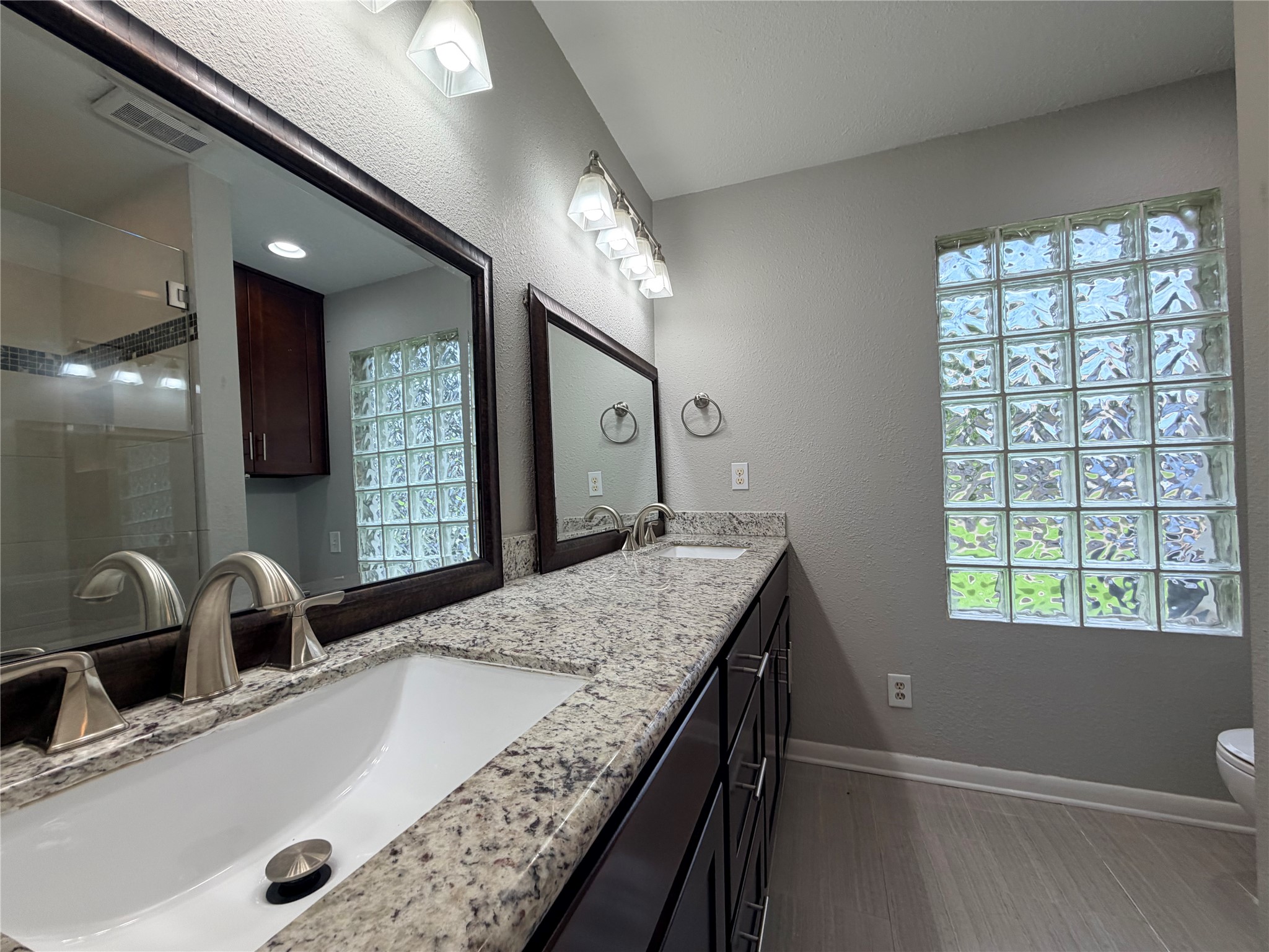1631 Chantilly Lane Property Photo 13