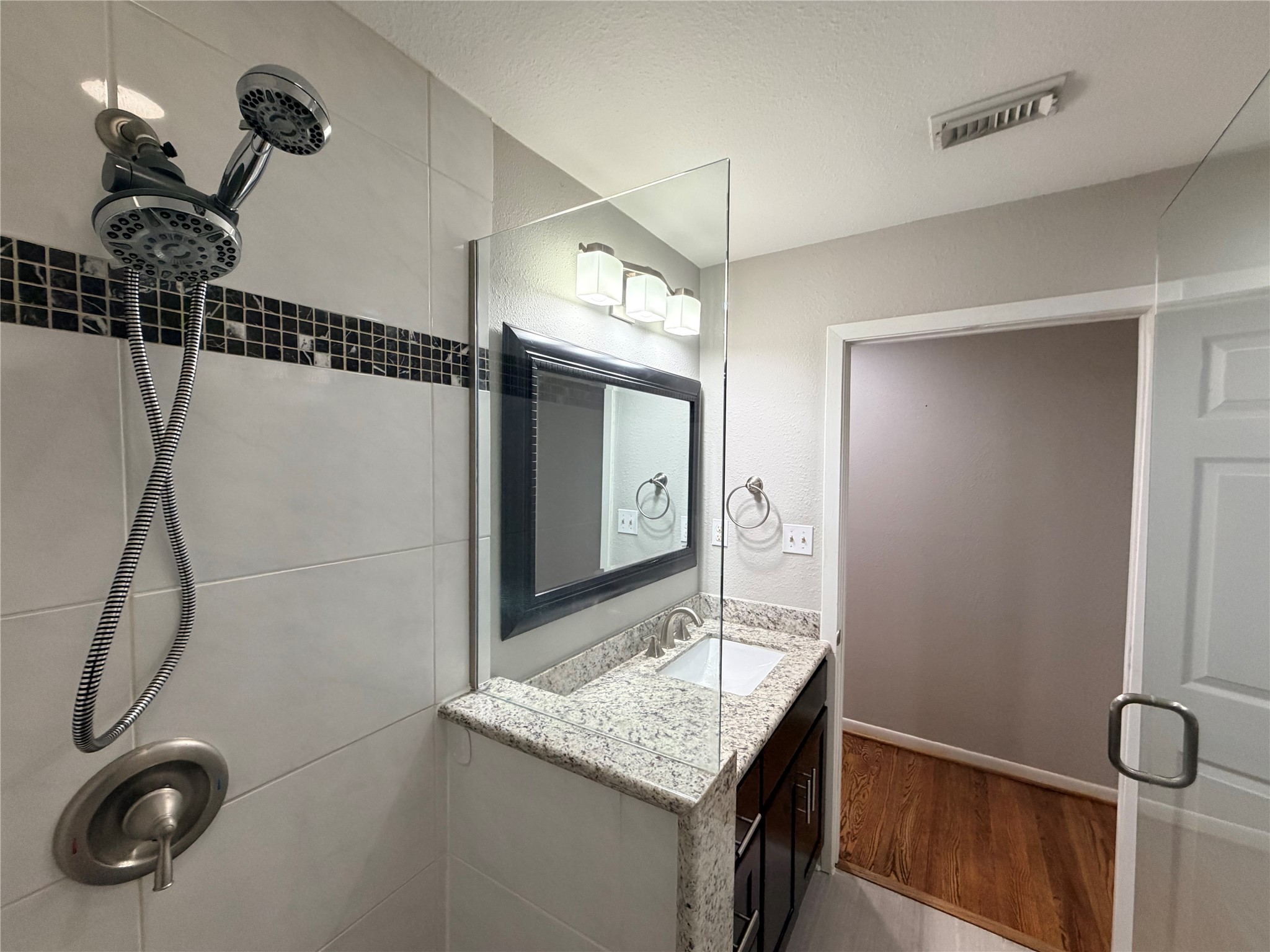 1631 Chantilly Lane Property Photo 18