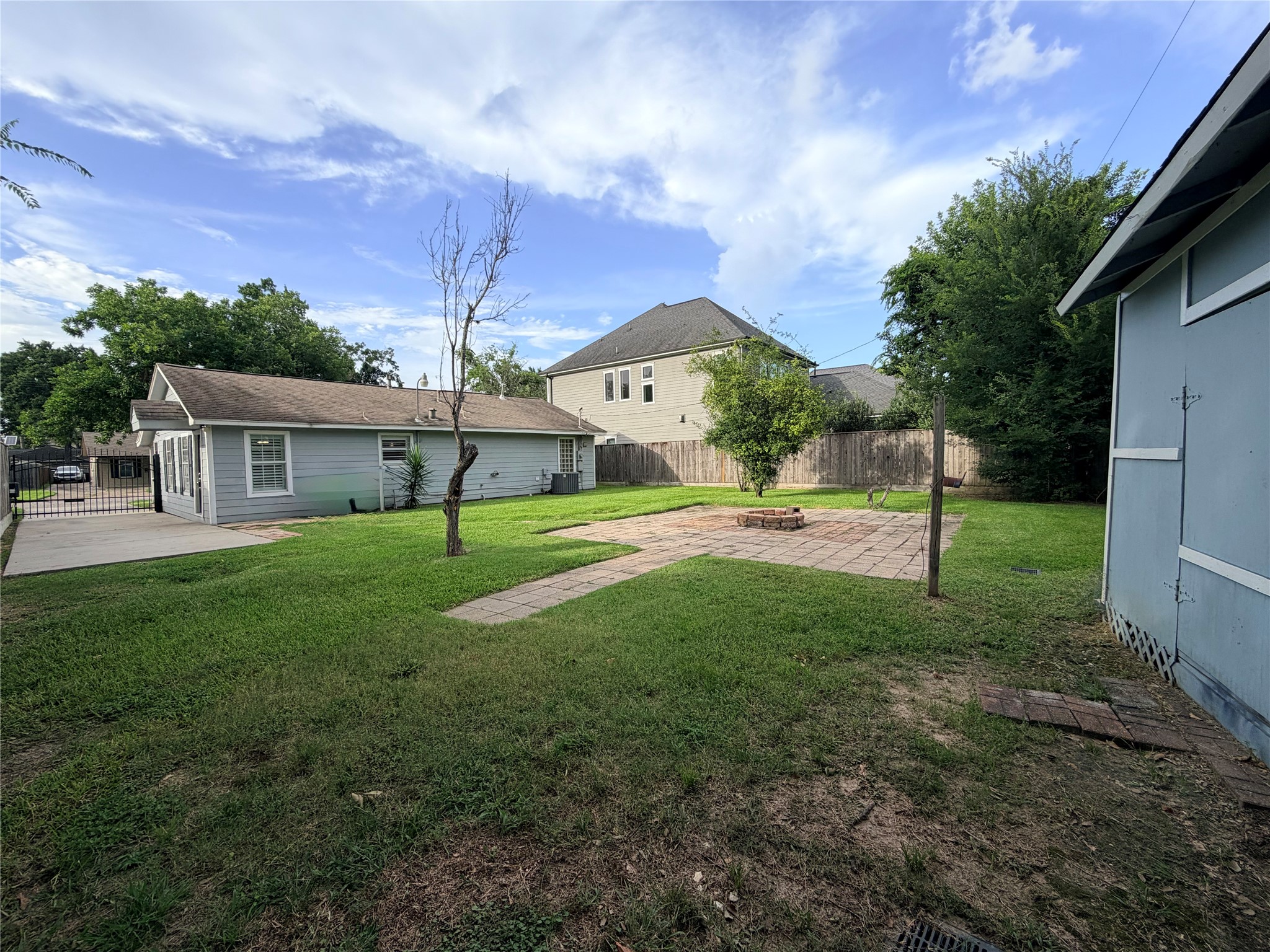 1631 Chantilly Lane Property Photo 21