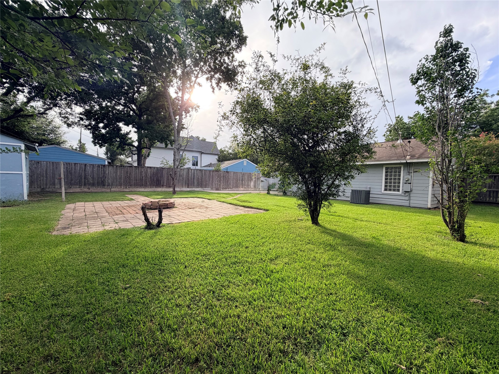 1631 Chantilly Lane Property Photo 23