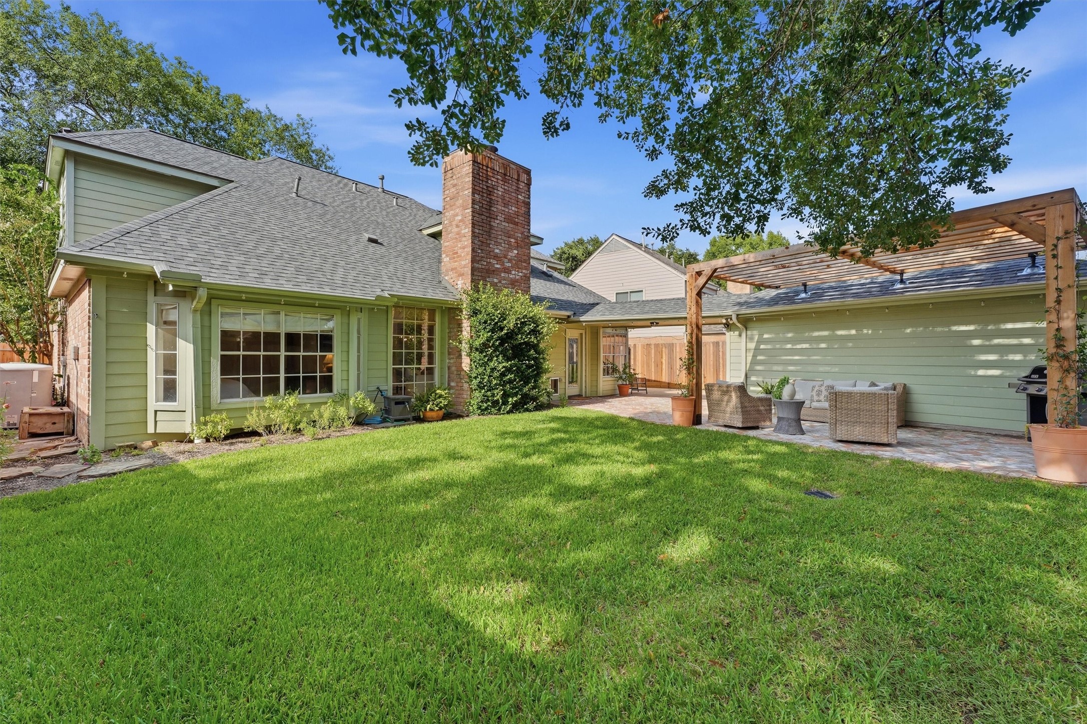 12111 Meadow Lake Drive Property Photo 2