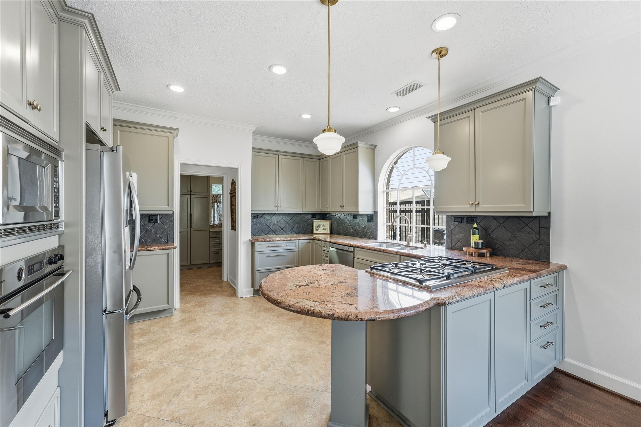 12111 Meadow Lake Drive Property Photo 9