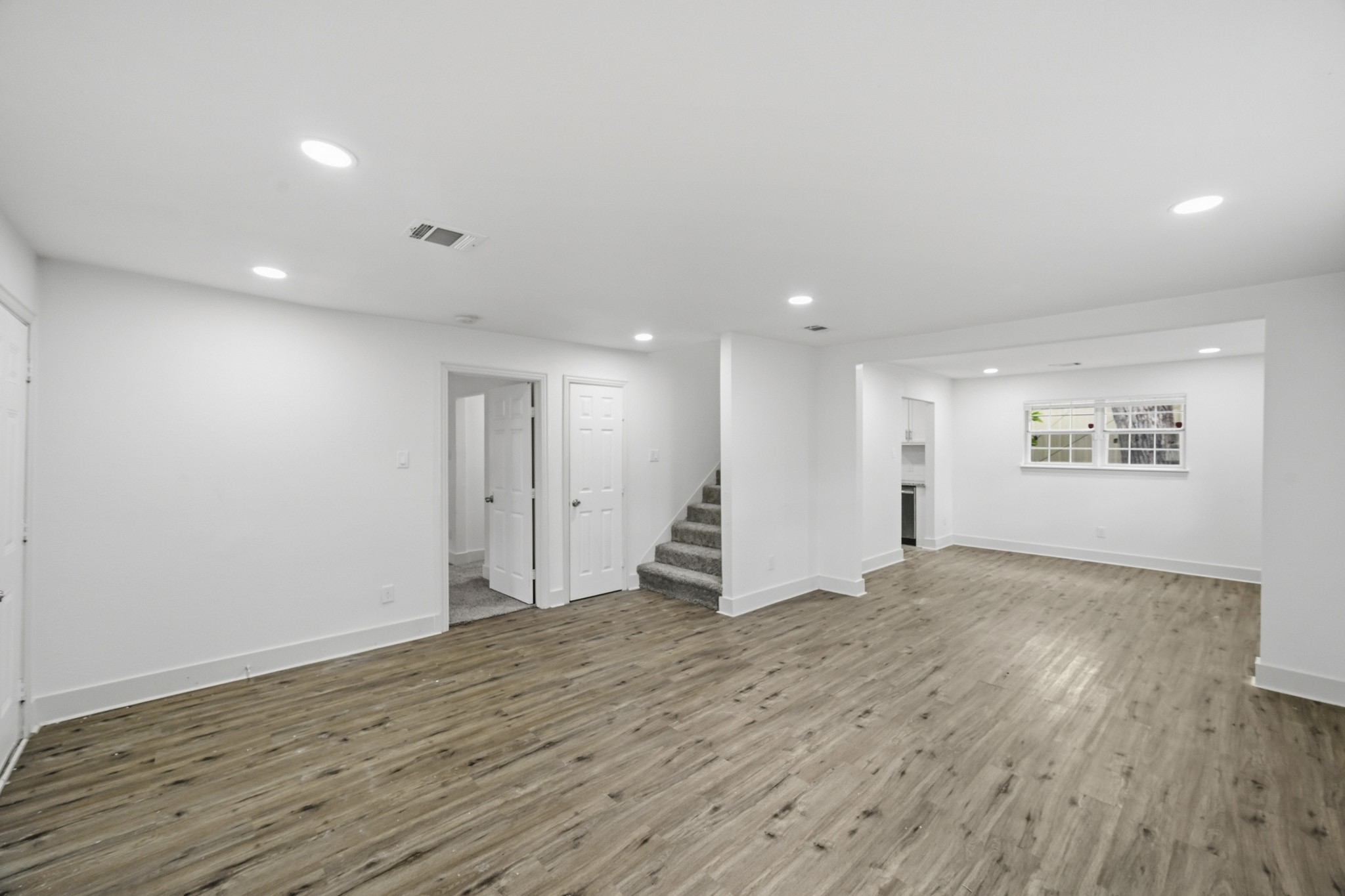 1501 Maiden Lane Property Photo 5