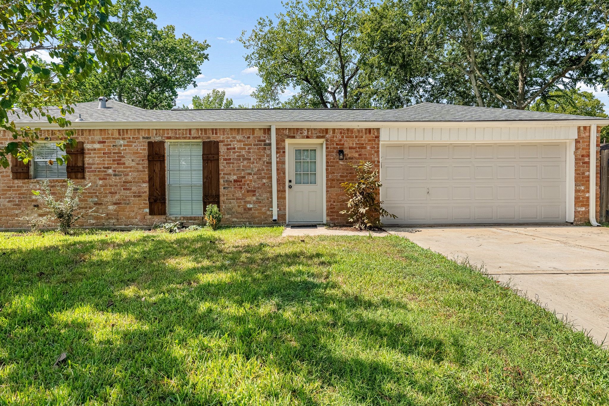 13902 Wickersham Lane Property Photo 8