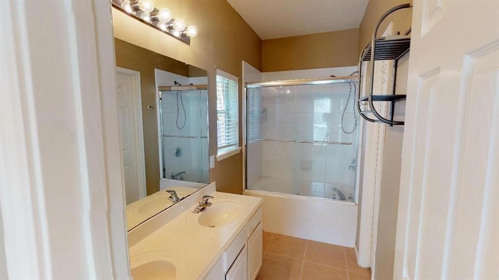 1410 Chesterpoint Drive Property Photo 7