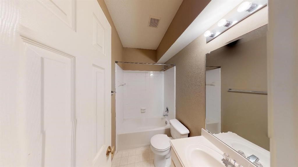 1410 Chesterpoint Drive Property Photo 11