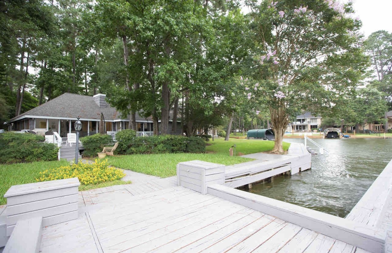 3007 Willowbend Road Property Photo 1