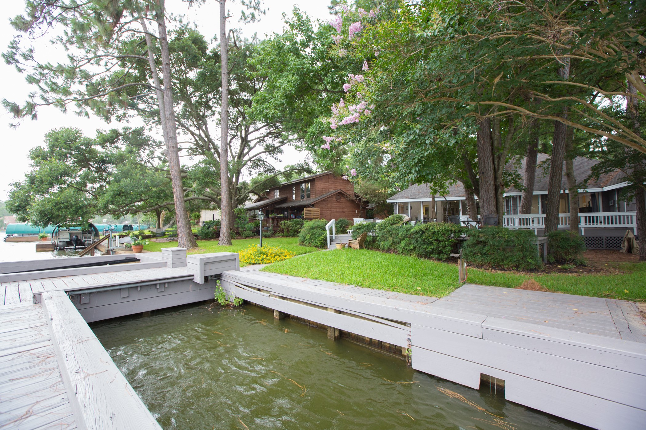 3007 Willowbend Road Property Photo 2