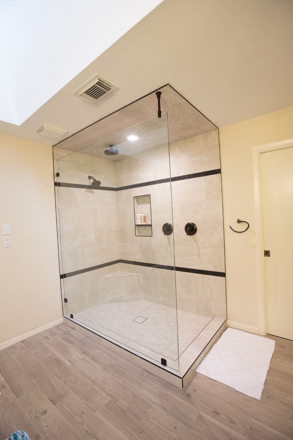 3007 Willowbend Road Property Photo 24