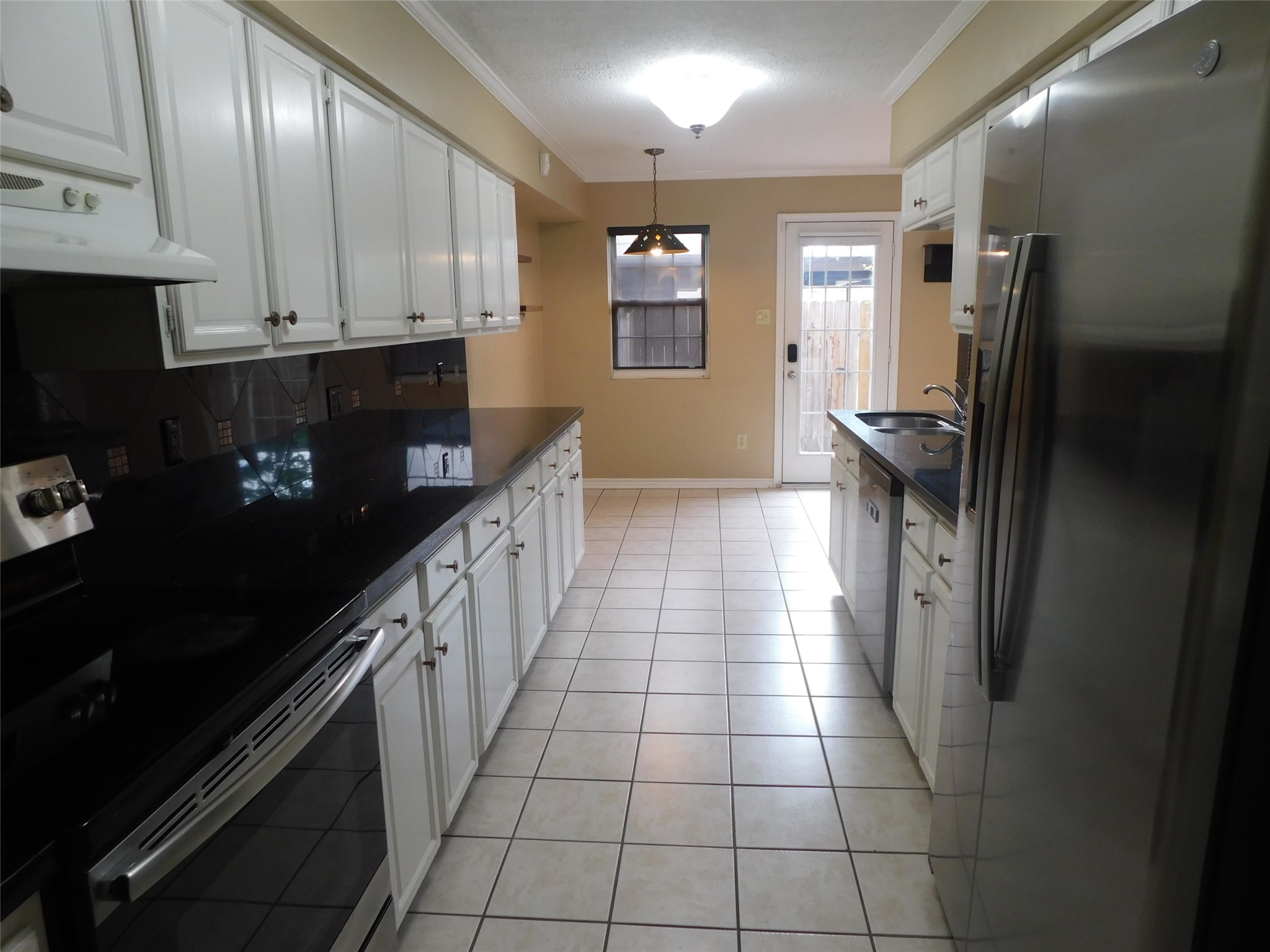 472 N Post Oak Lane Property Photo 11