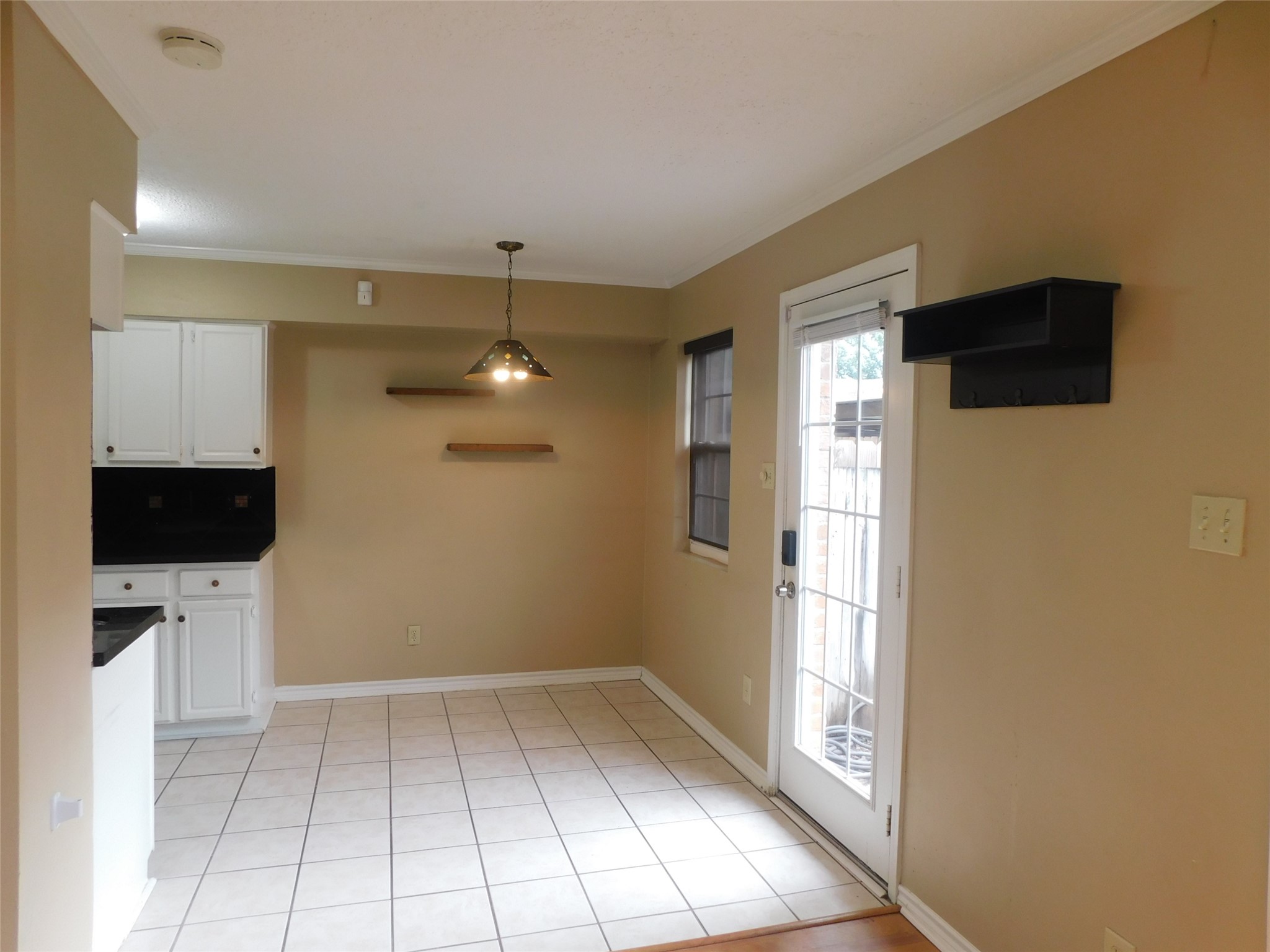 472 N Post Oak Lane Property Photo 14