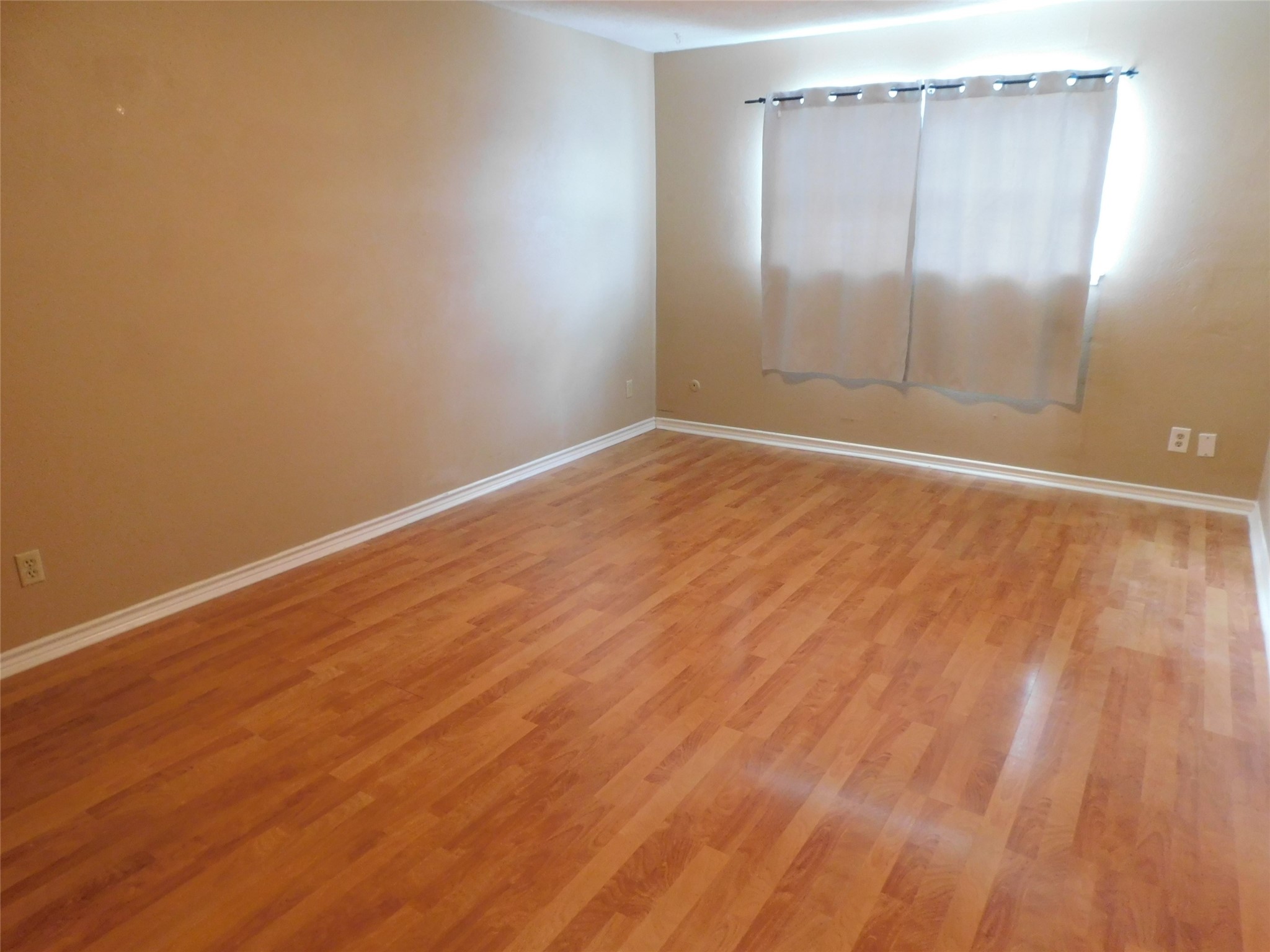 472 N Post Oak Lane Property Photo 31