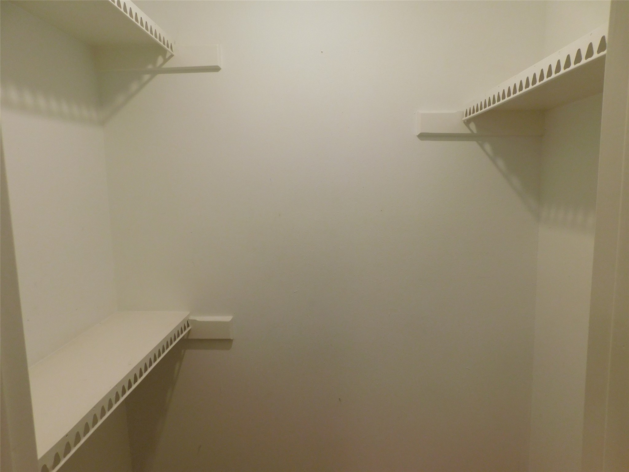 472 N Post Oak Lane Property Photo 32