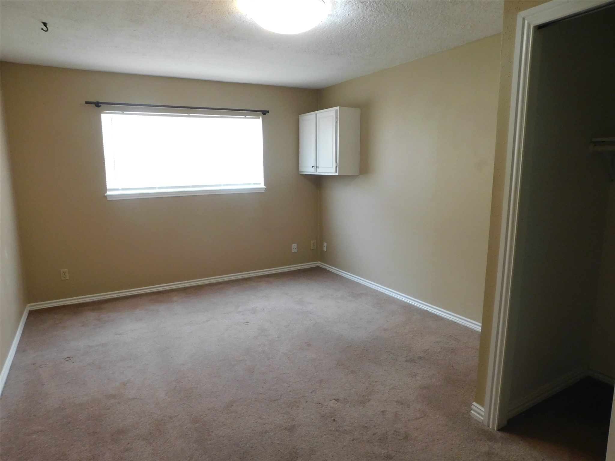 472 N Post Oak Lane Property Photo 34
