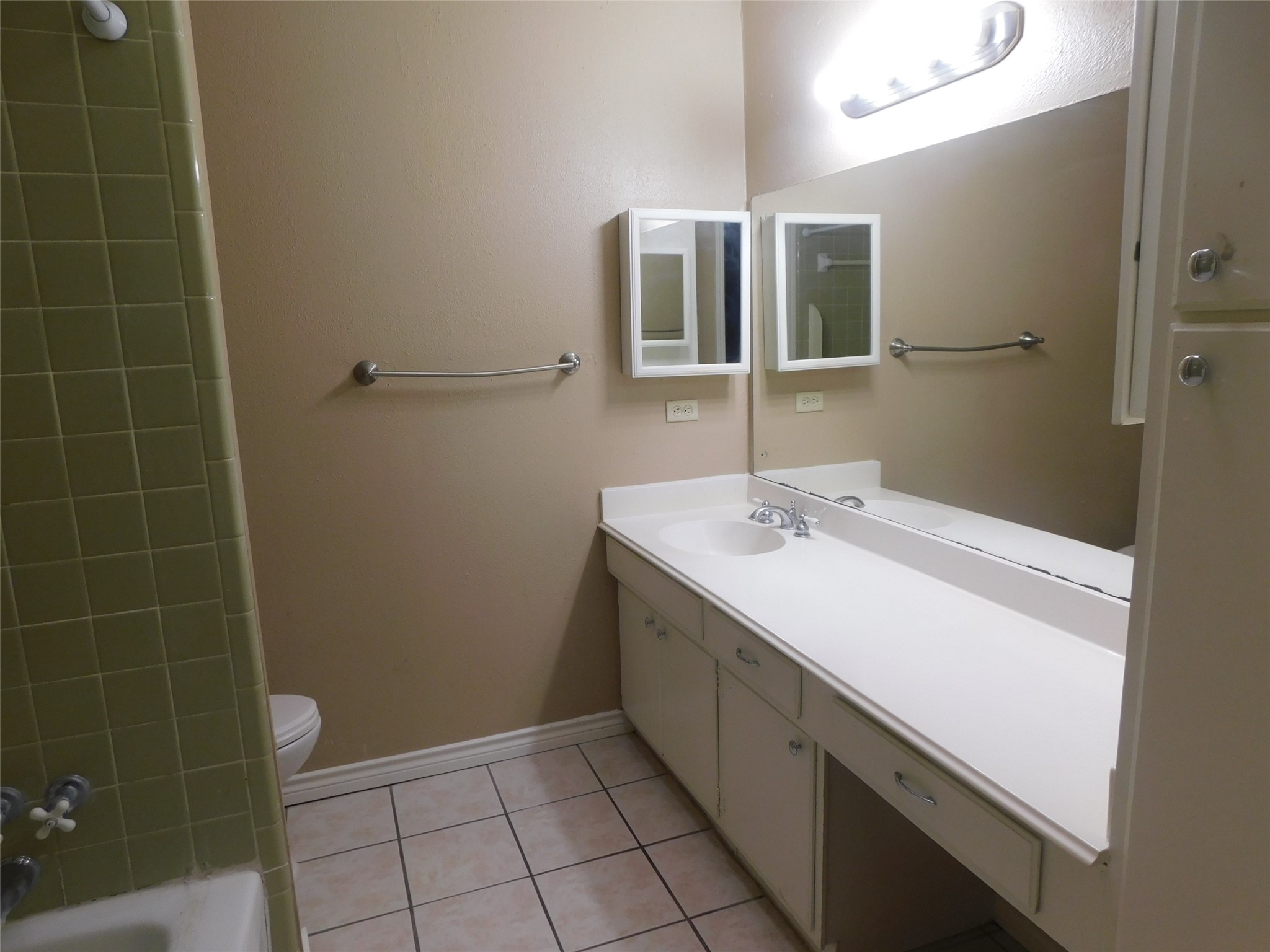 472 N Post Oak Lane Property Photo 35