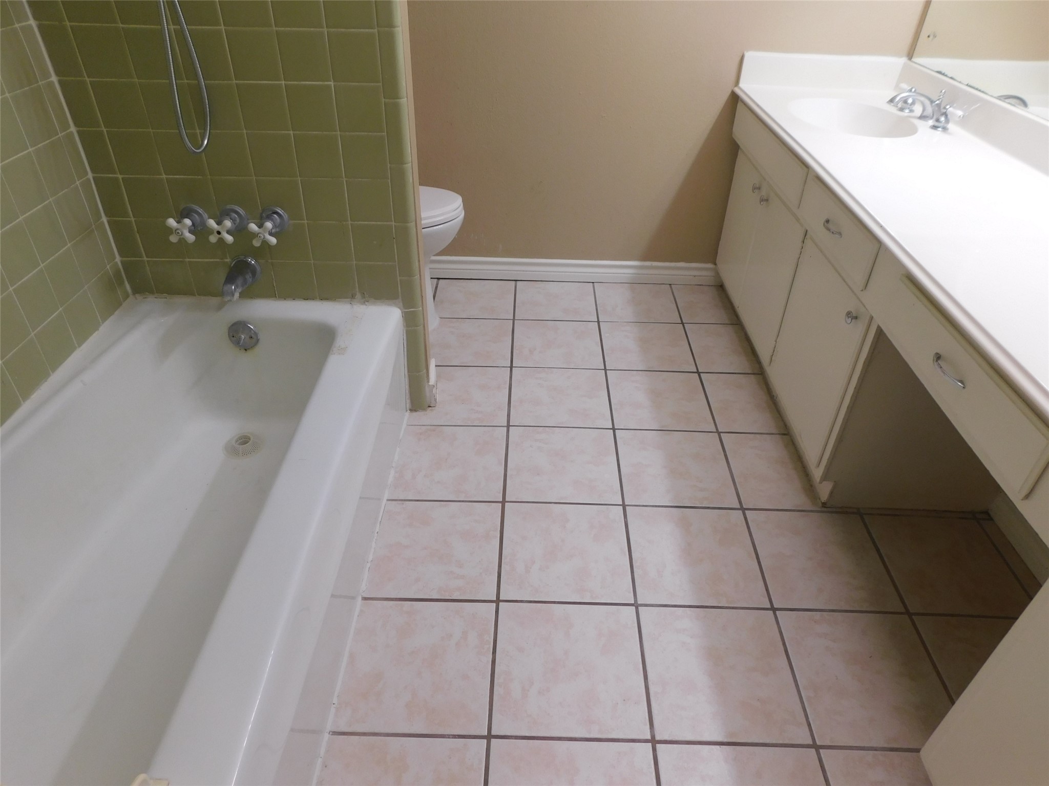 472 N Post Oak Lane Property Photo 36