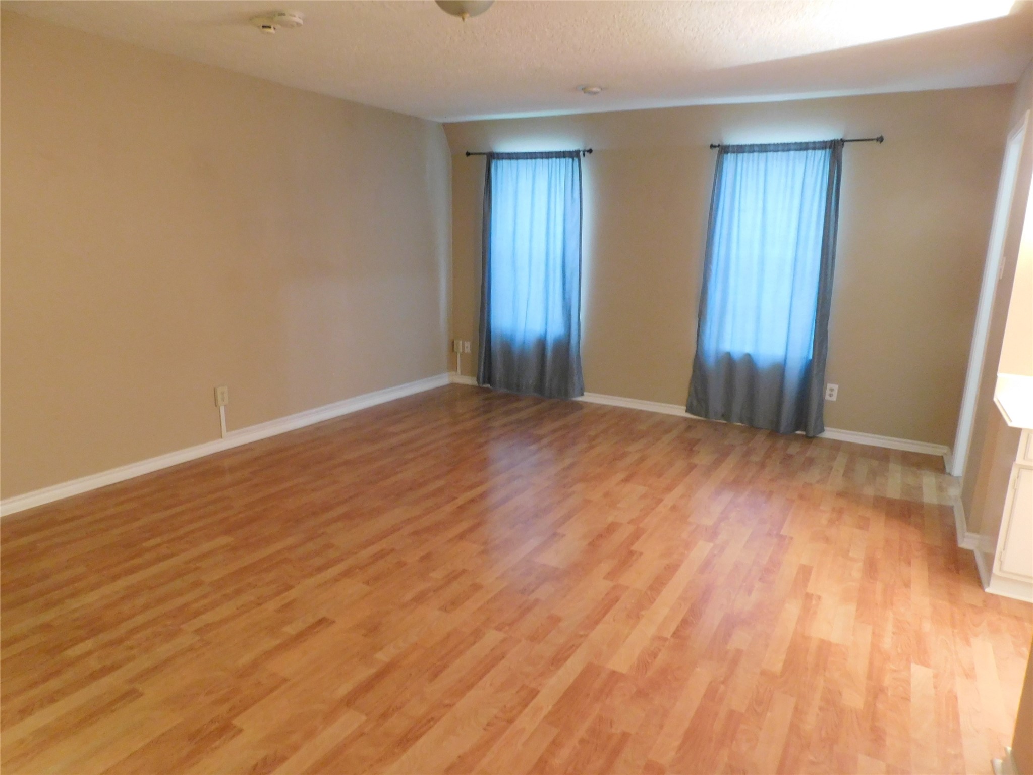 472 N Post Oak Lane Property Photo 41