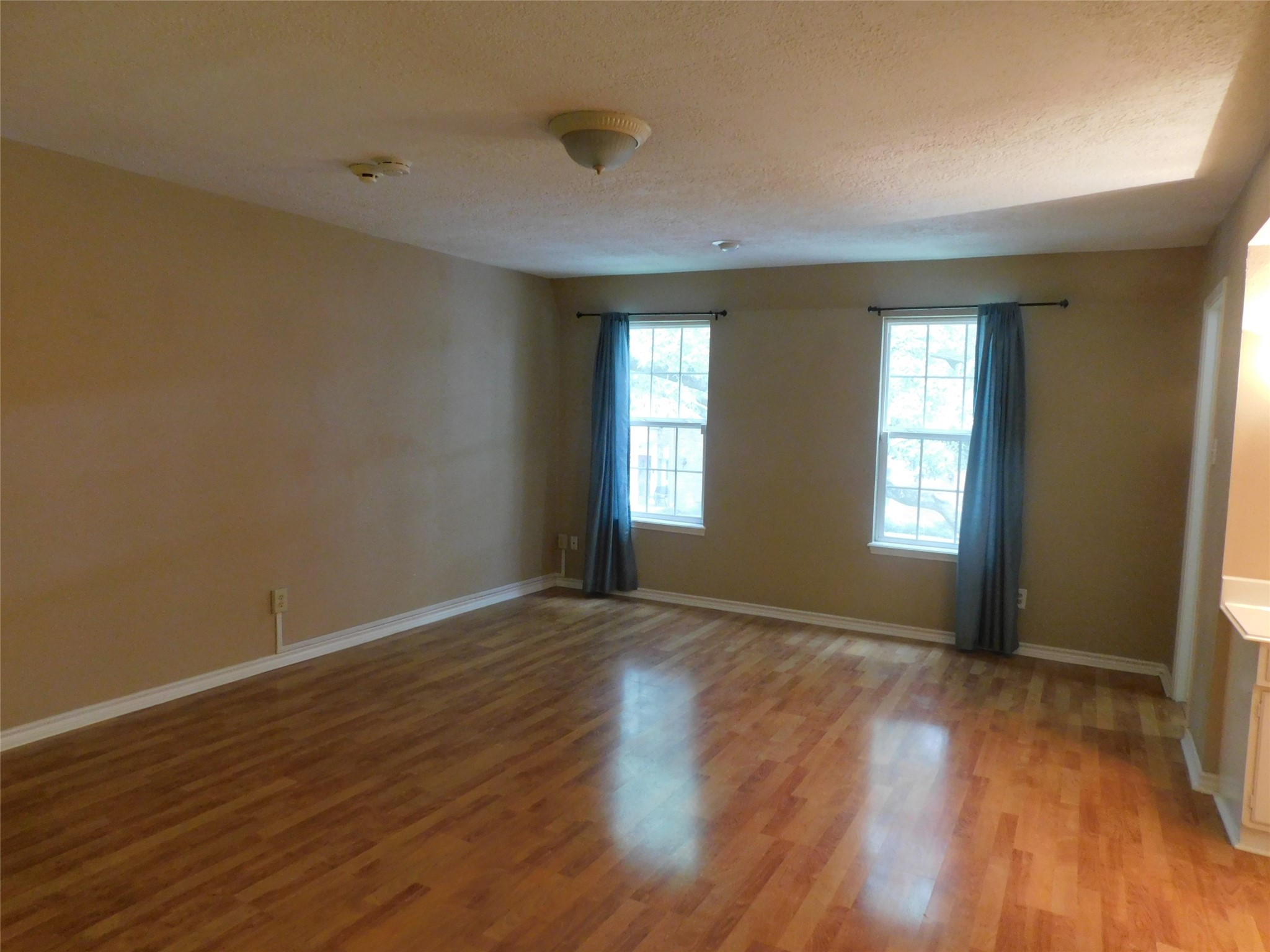 472 N Post Oak Lane Property Photo 44