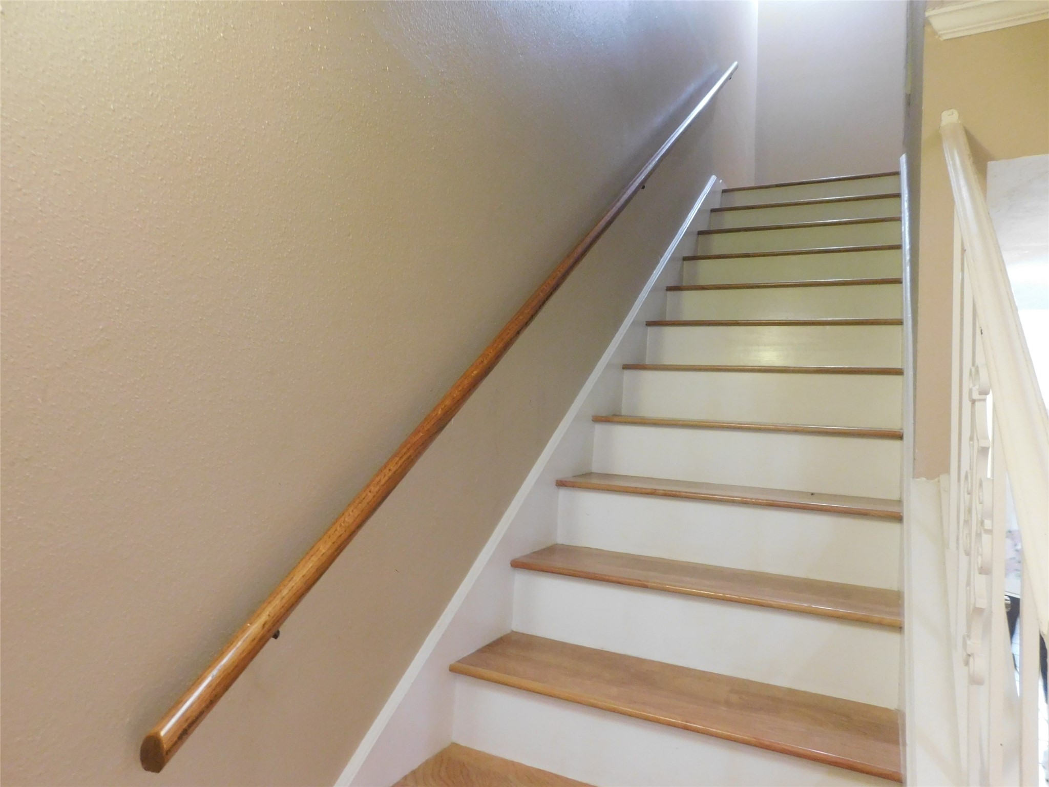 472 N Post Oak Lane Property Photo 48