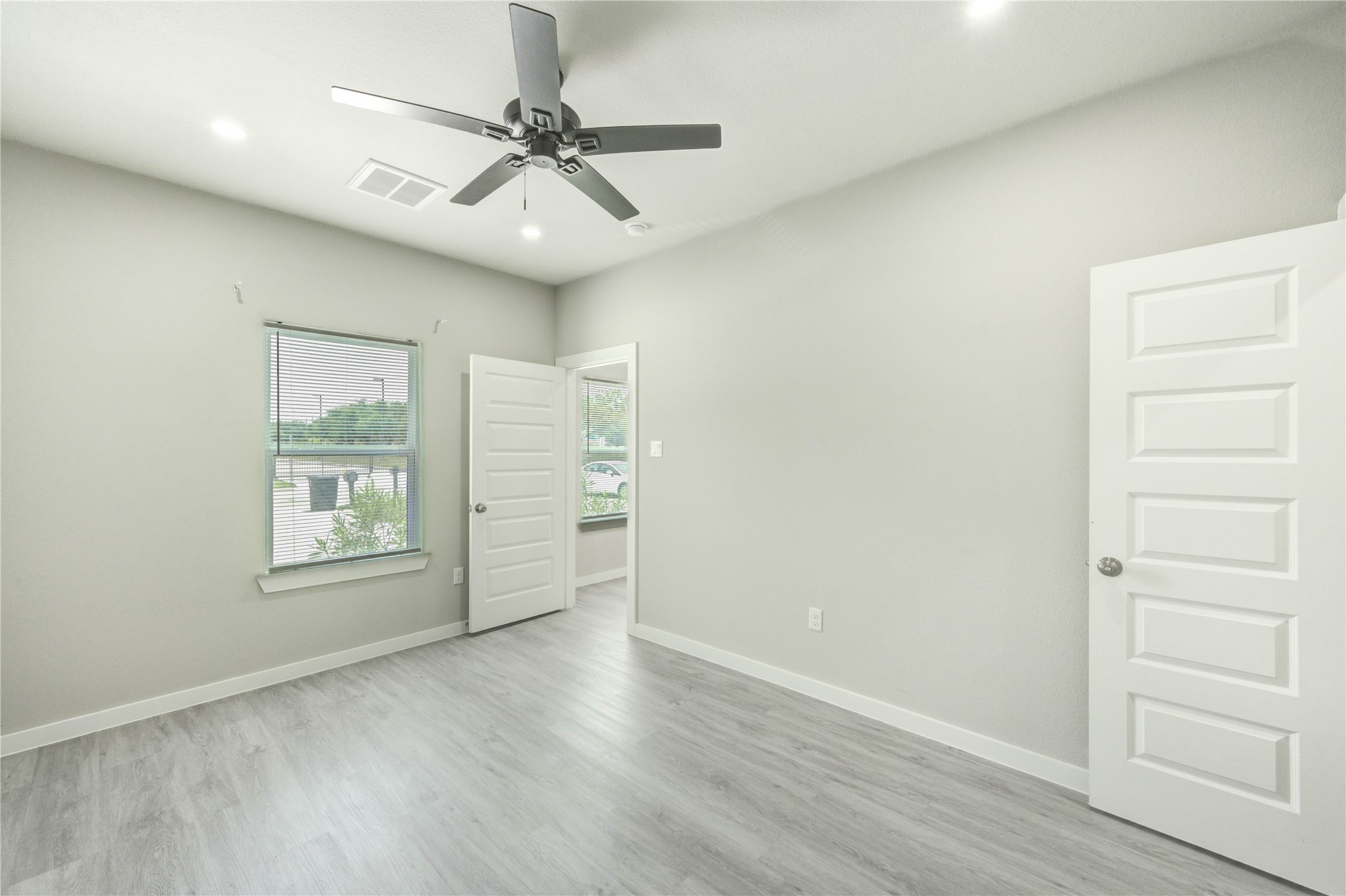 8157 Tate Street B Property Photo 8