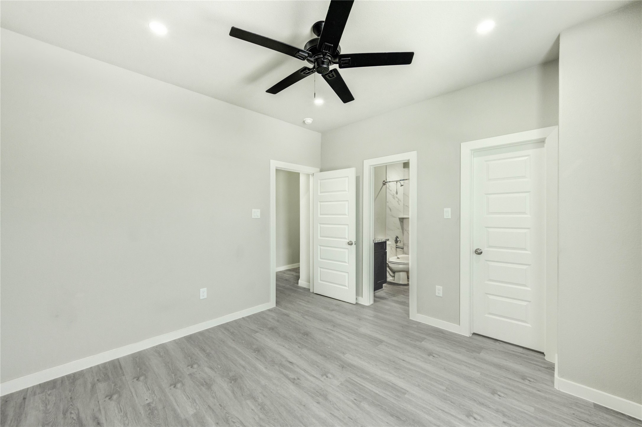 8157 Tate Street B Property Photo 21