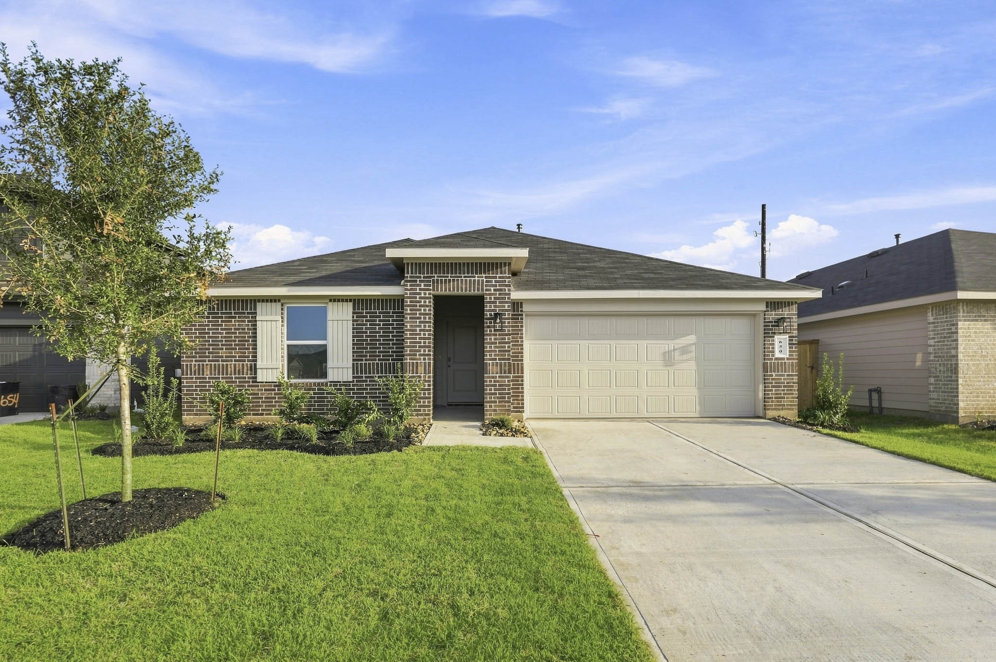 650 Meadowknoll Drive Property Photo 1