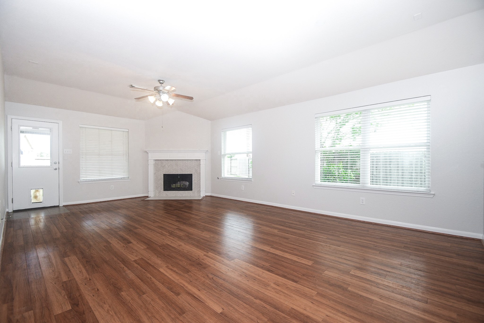 6035 Indian Creek Property Photo 5