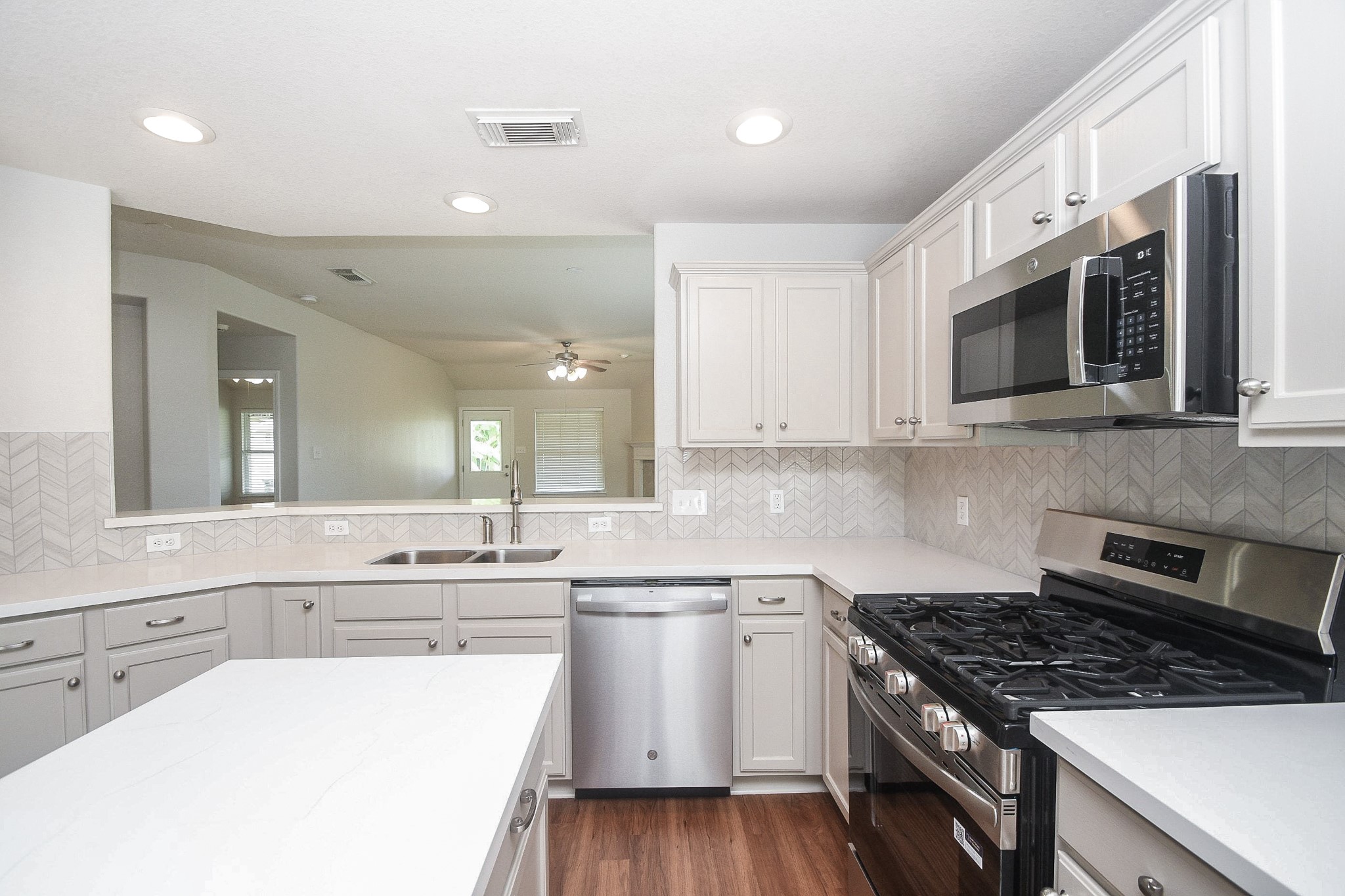 6035 Indian Creek Property Photo 10