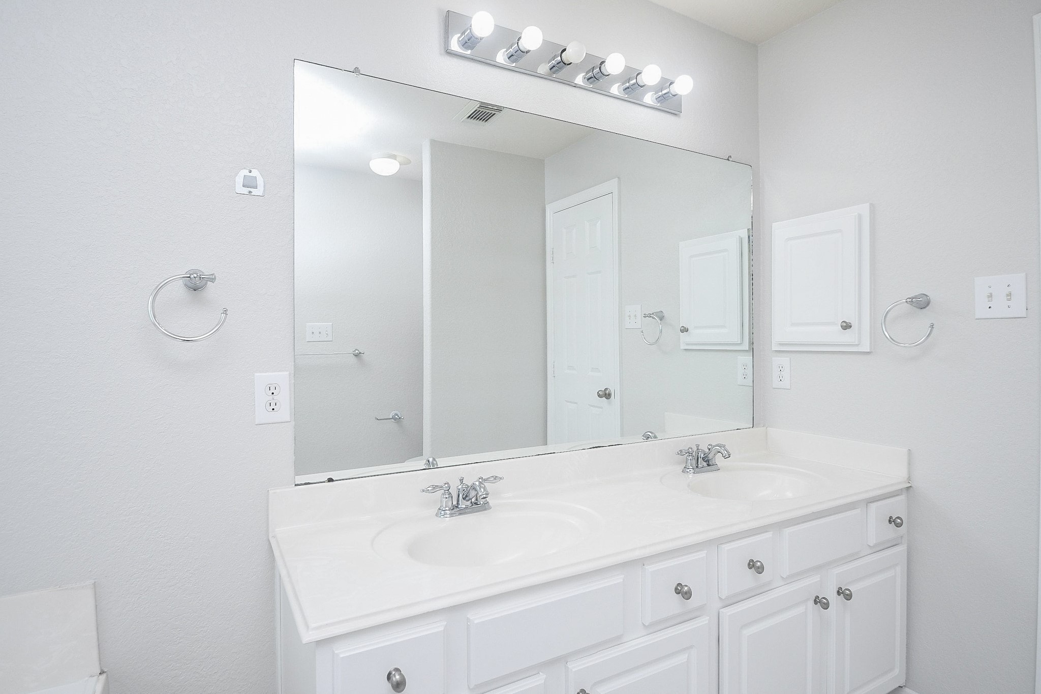 6035 Indian Creek Property Photo 16