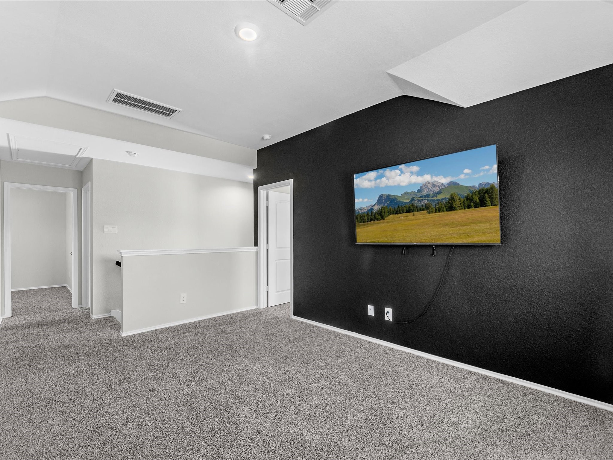 5455 Pinetree Crescent Lane Property Photo 17