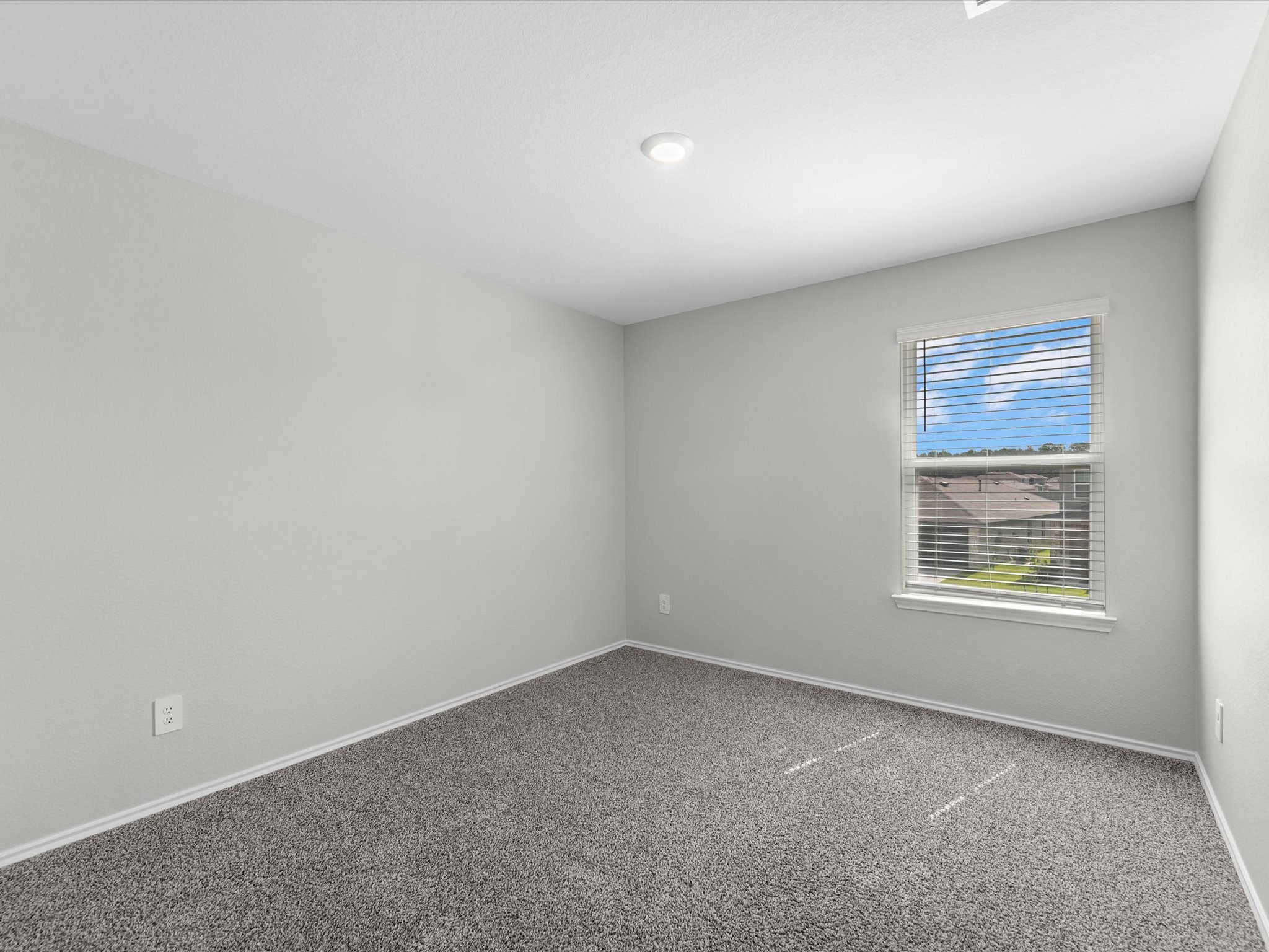 5455 Pinetree Crescent Lane Property Photo 19