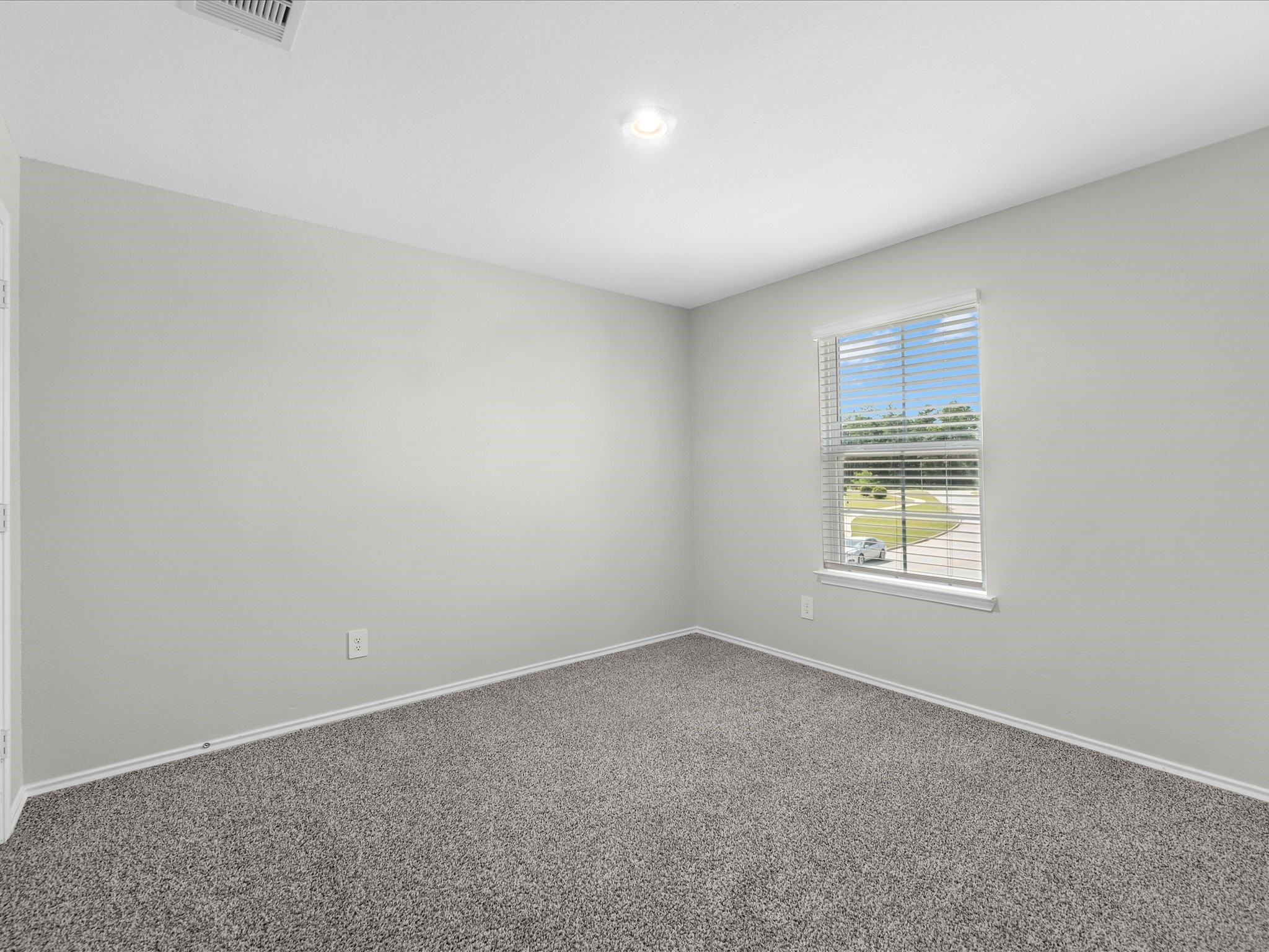 5455 Pinetree Crescent Lane Property Photo 22