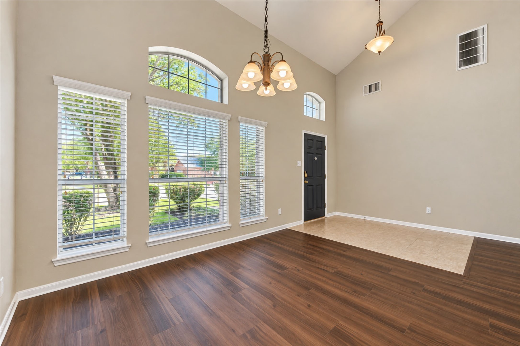7419 Riven Oaks Court Property Photo 8