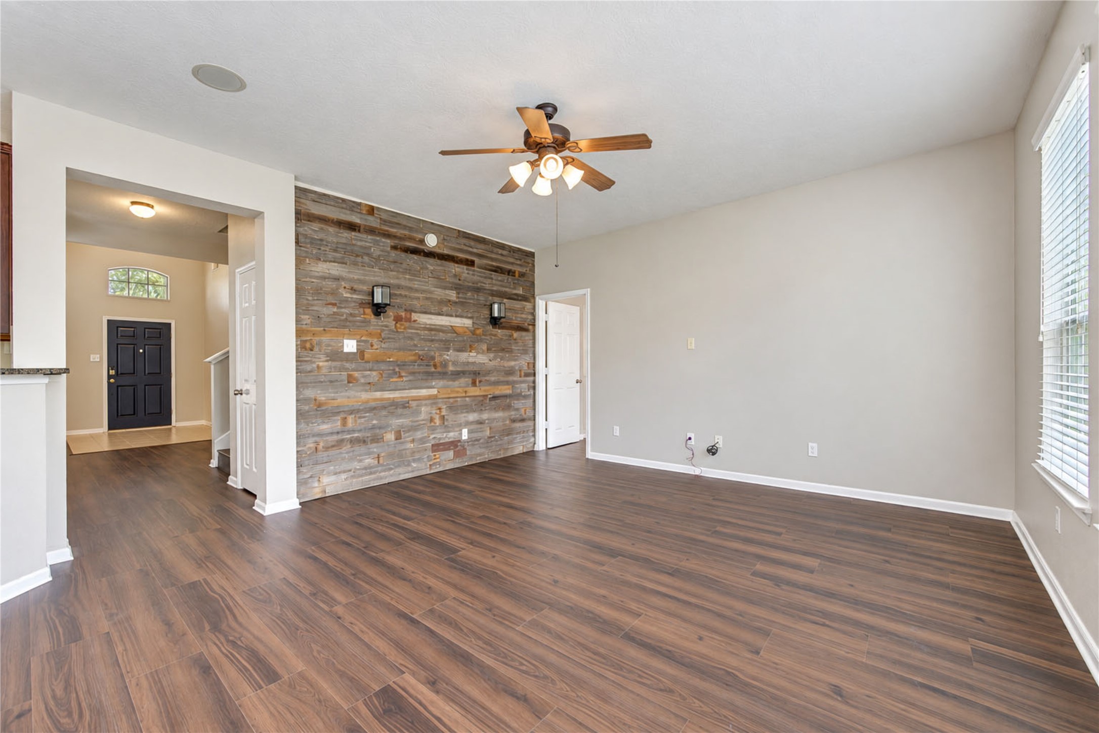 7419 Riven Oaks Court Property Photo 16