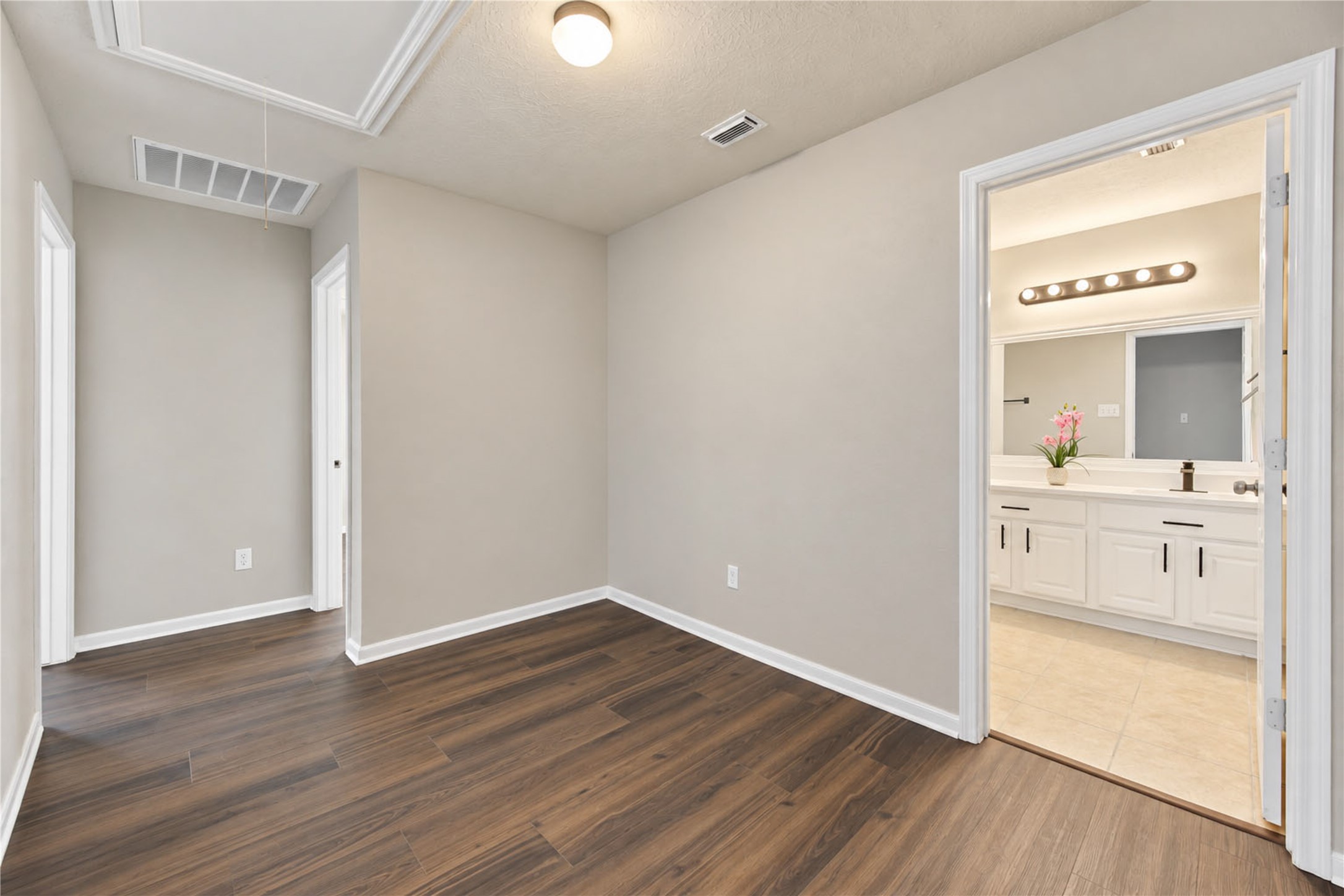 7419 Riven Oaks Court Property Photo 28