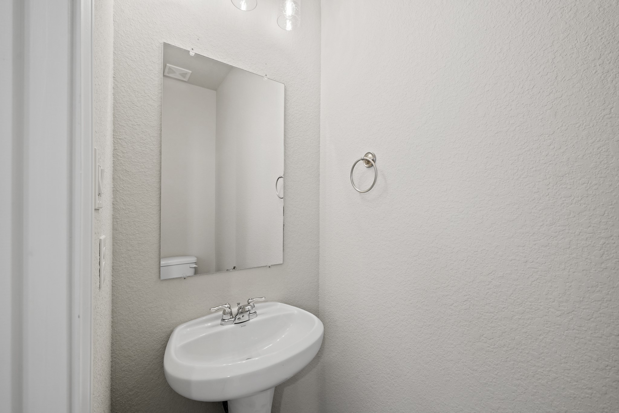 831 Red Oakland Drive Property Photo 6