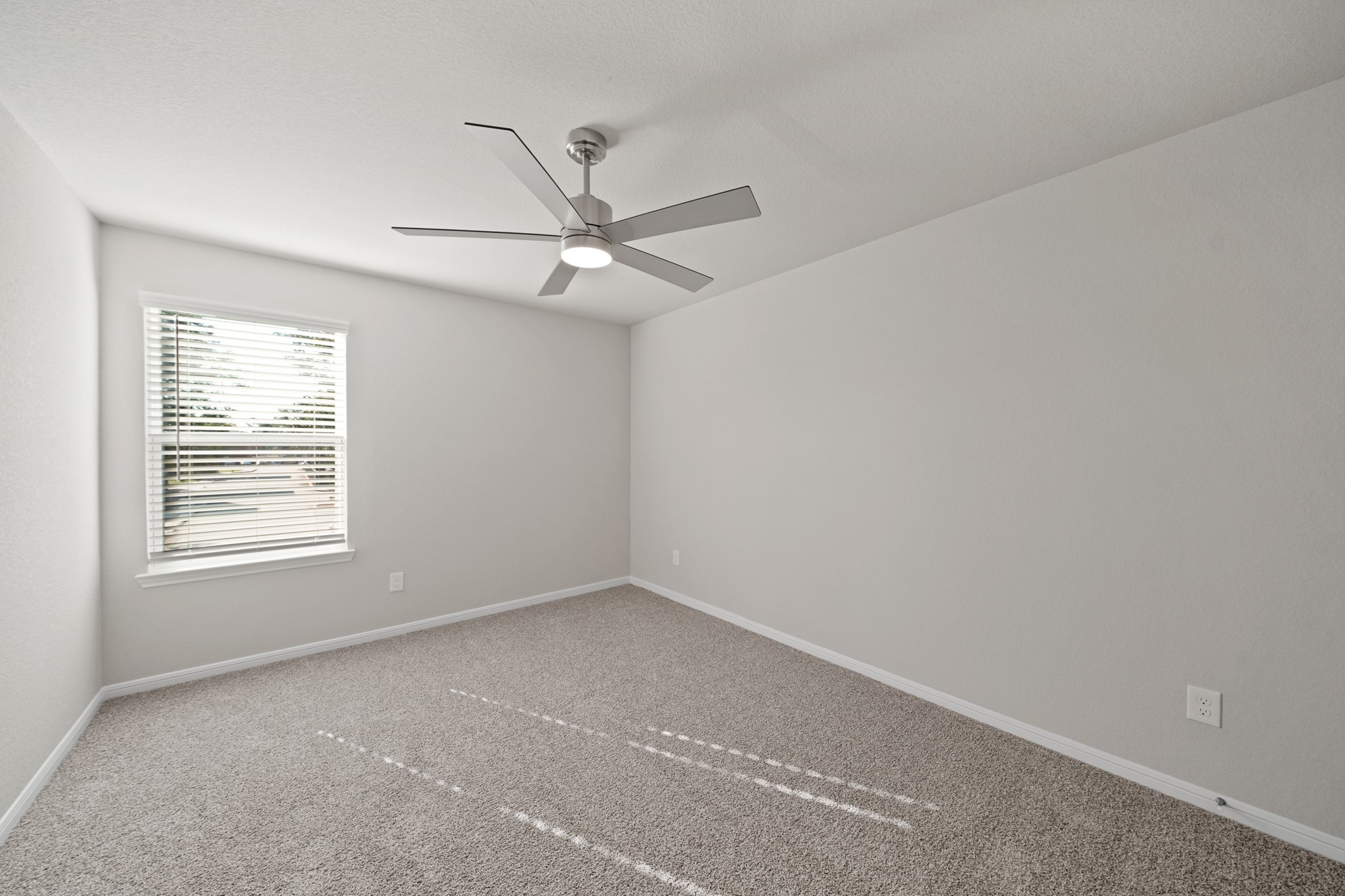 831 Red Oakland Drive Property Photo 8