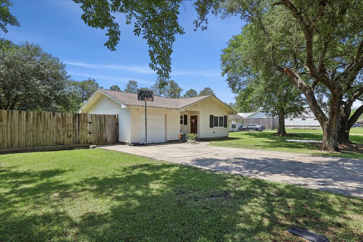 233 Spooner Property Photo